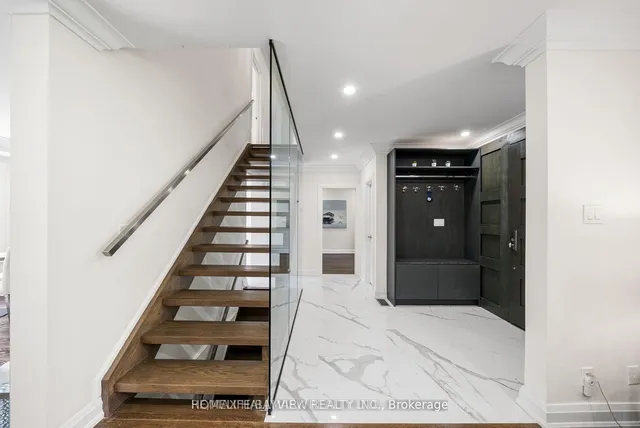 220 Grandview Ave, Markham 4