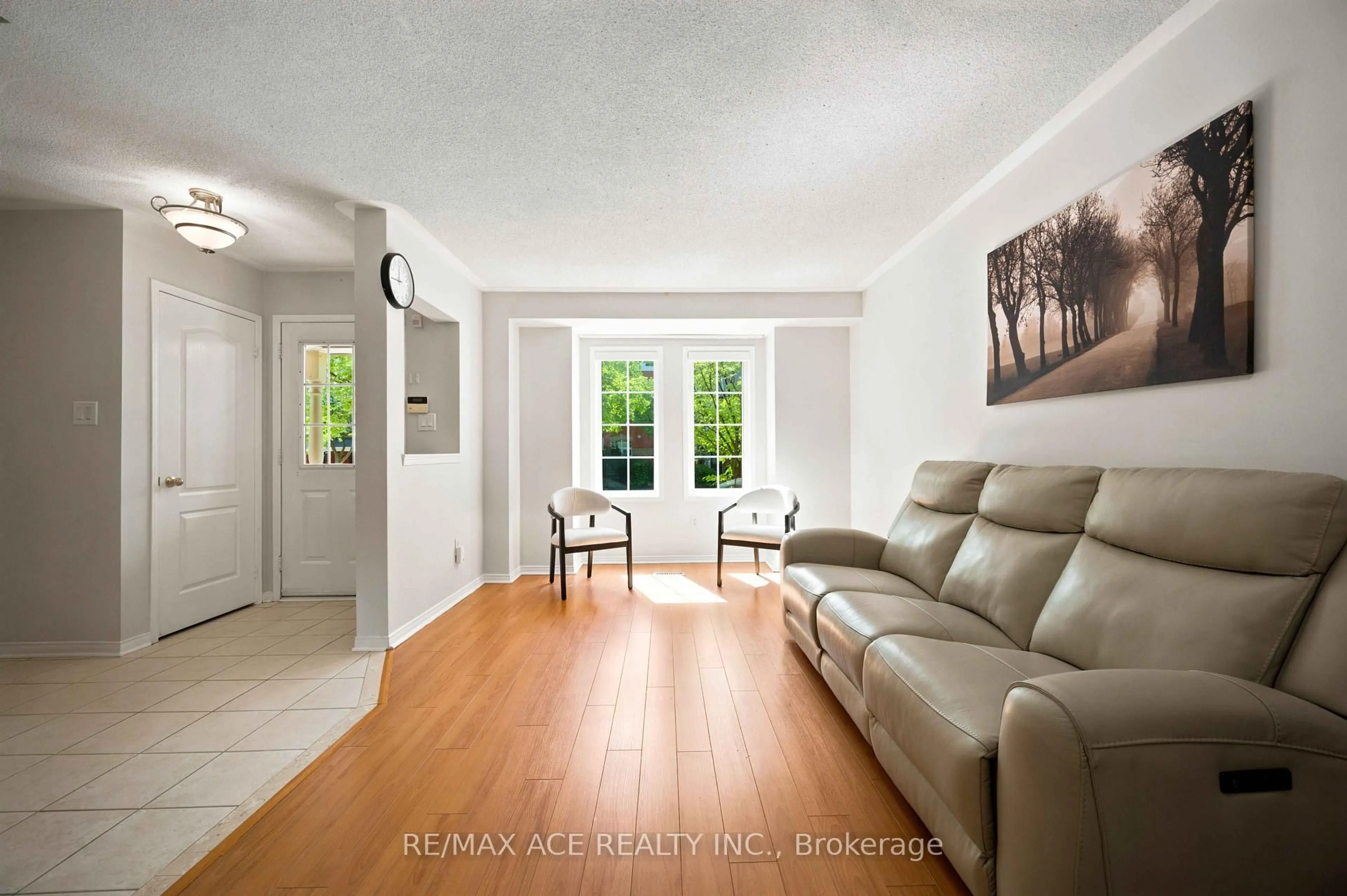 Living room with furniture, unknown for 16 White's Hill Ave, Markham Ontario L6B 1C1