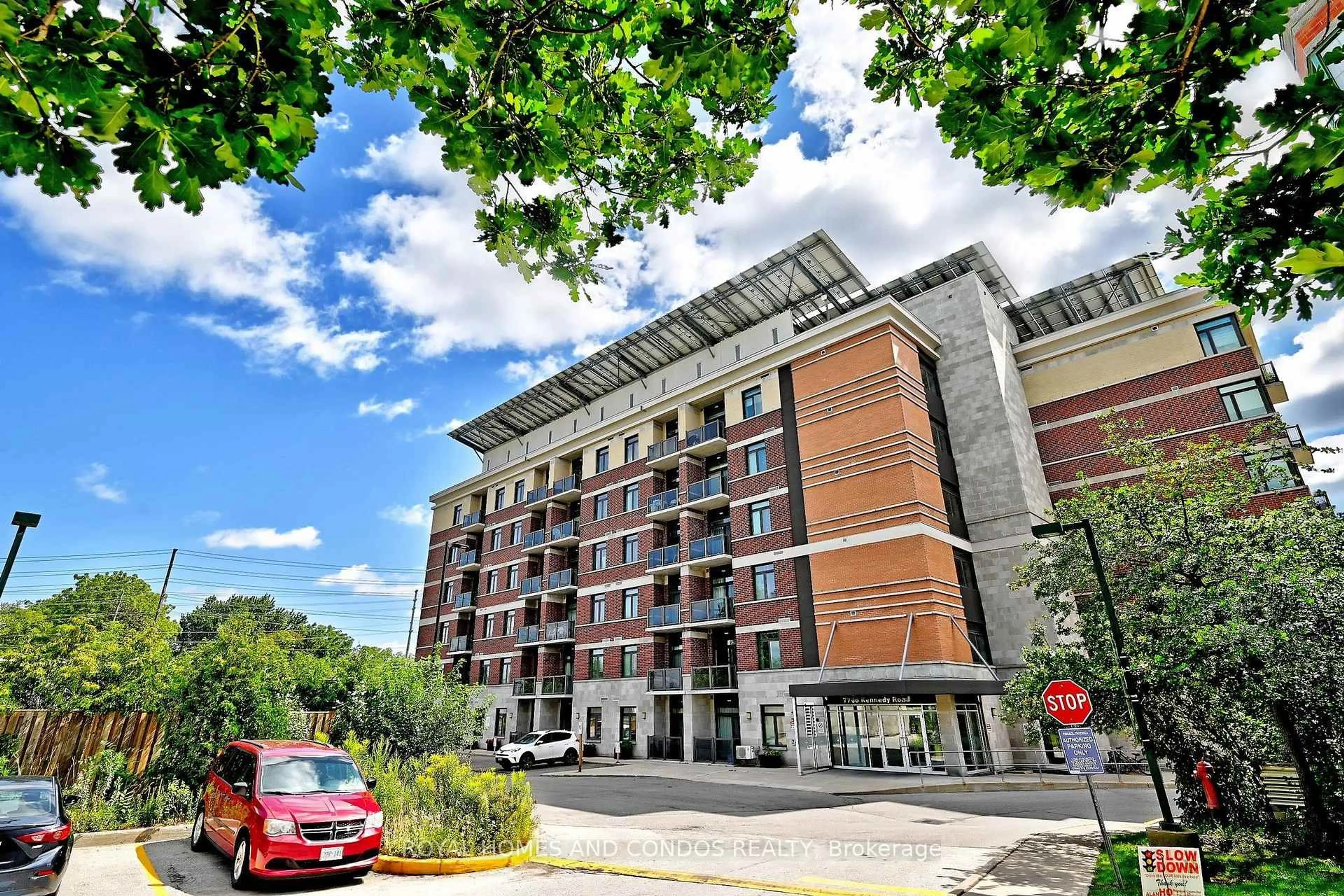 Indoor foyer for 7768 Kennedy Rd #203, Markham Ontario L3R 5K1