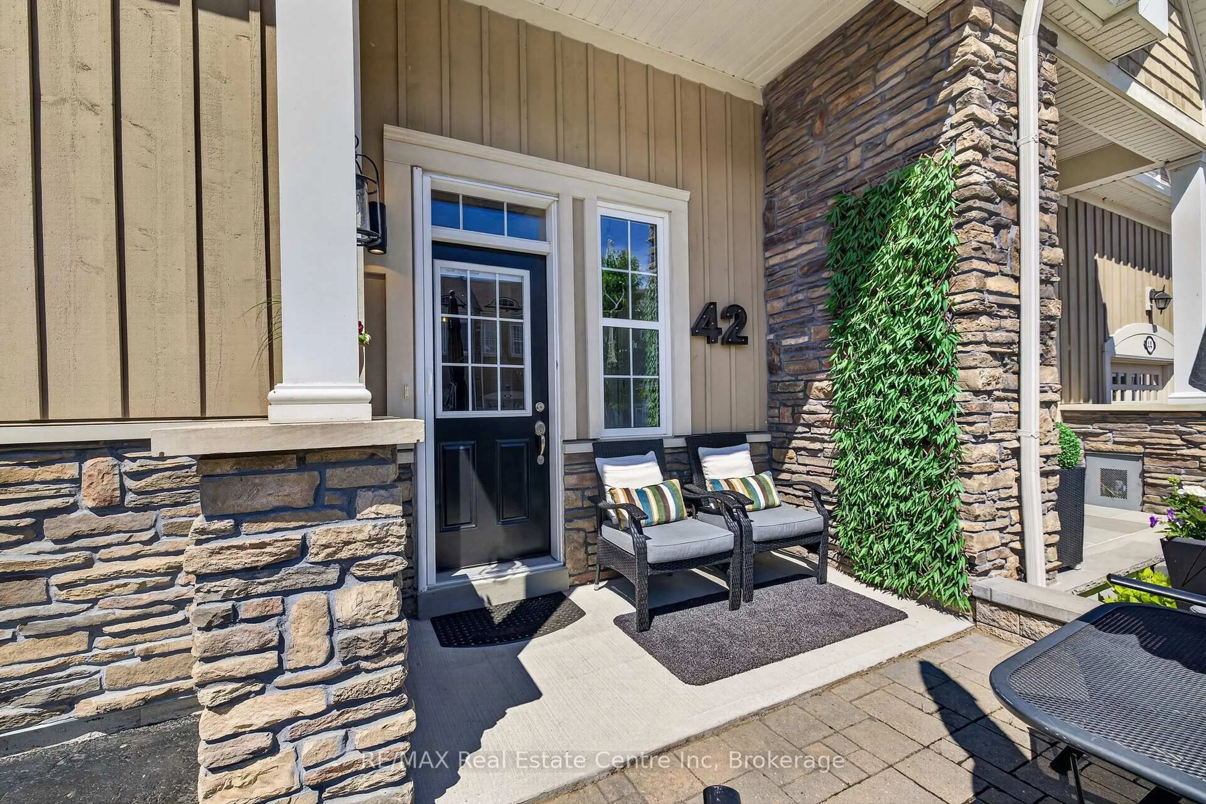 Unknown for 42 Courting House Pl, Georgina Ontario L0E 1L0