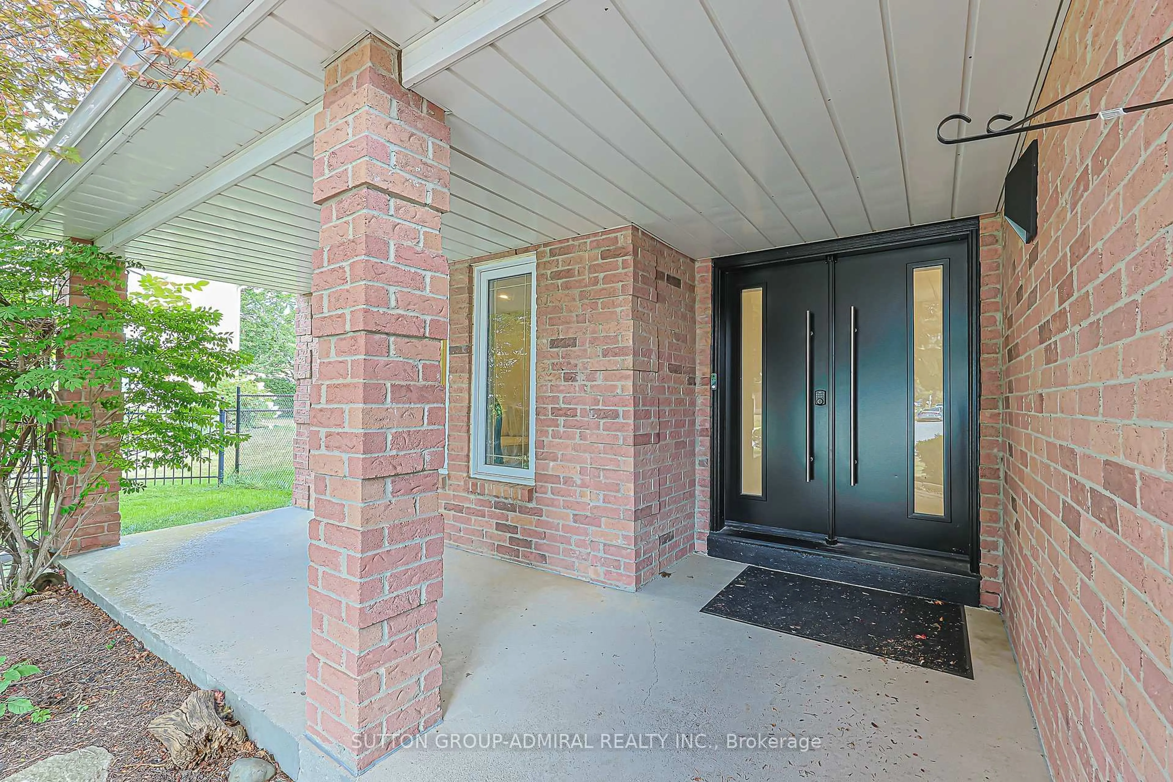 Indoor entryway for 62 Pickett Cres, Richmond Hill Ontario L4C 9L3