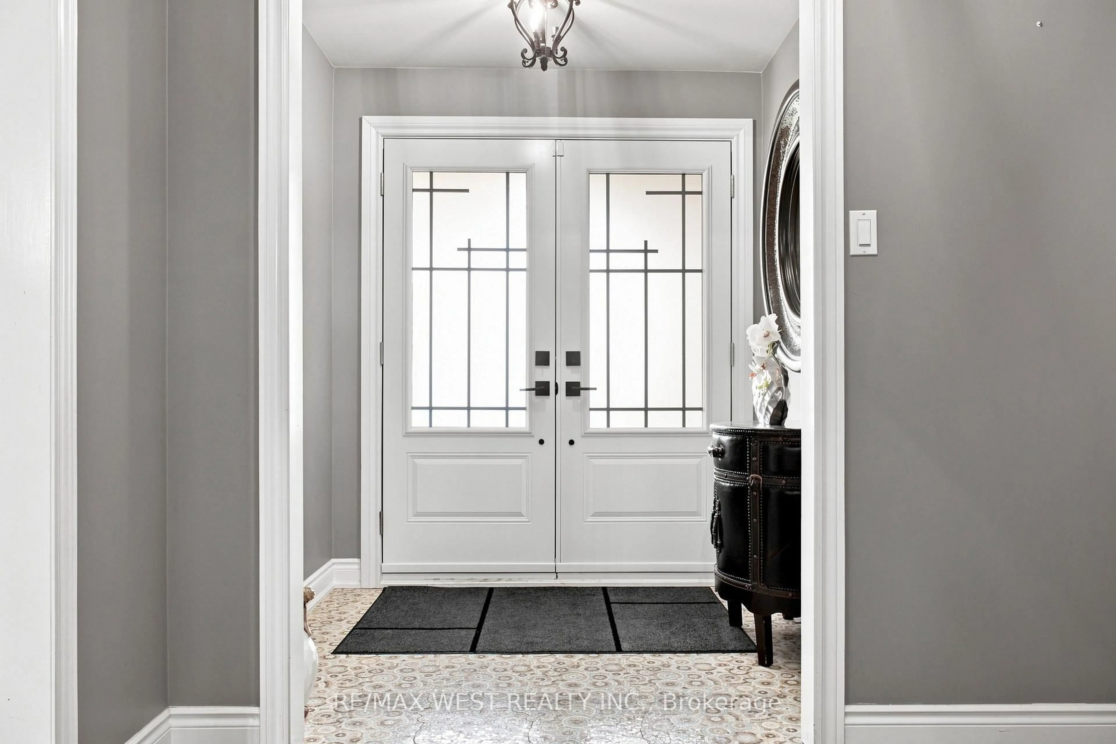 Indoor entryway for 414 Belview Ave, Vaughan Ontario L4L 7T5