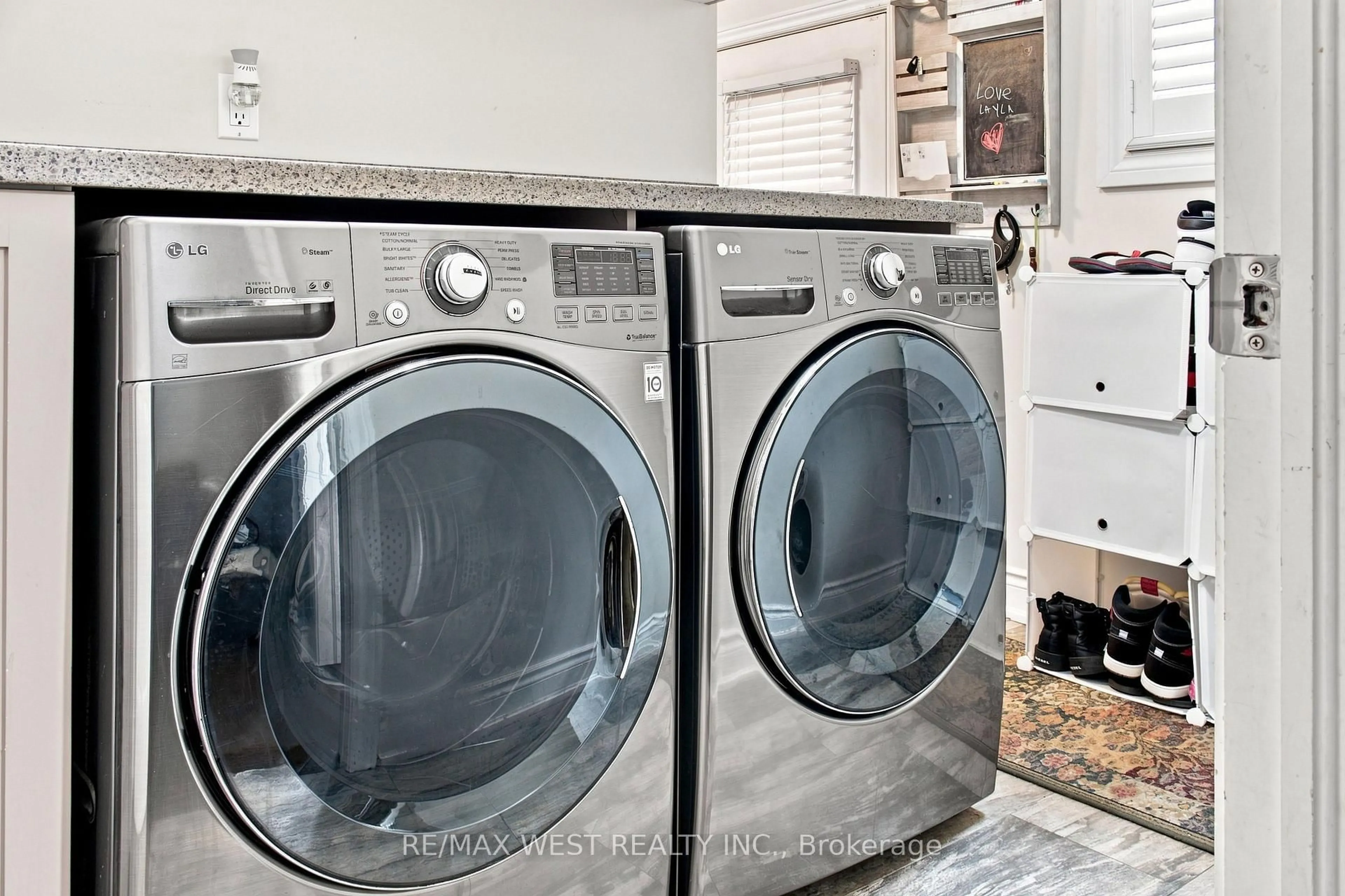 Laundry room for 414 Belview Ave, Vaughan Ontario L4L 7T5