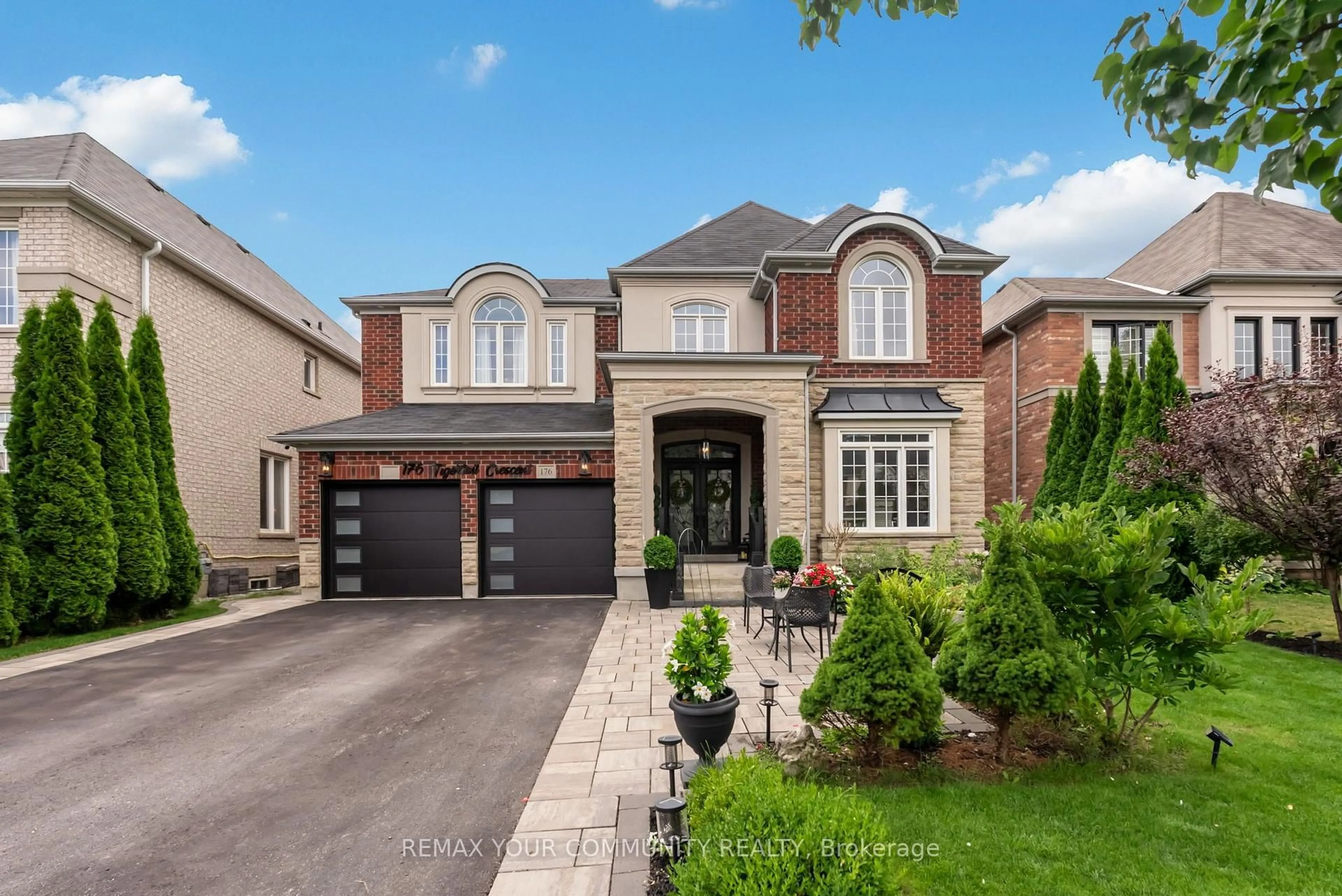 Home with brick exterior material, street for 176 Tigertail Cres, Bradford West Gwillimbury Ontario L3Z 0M4