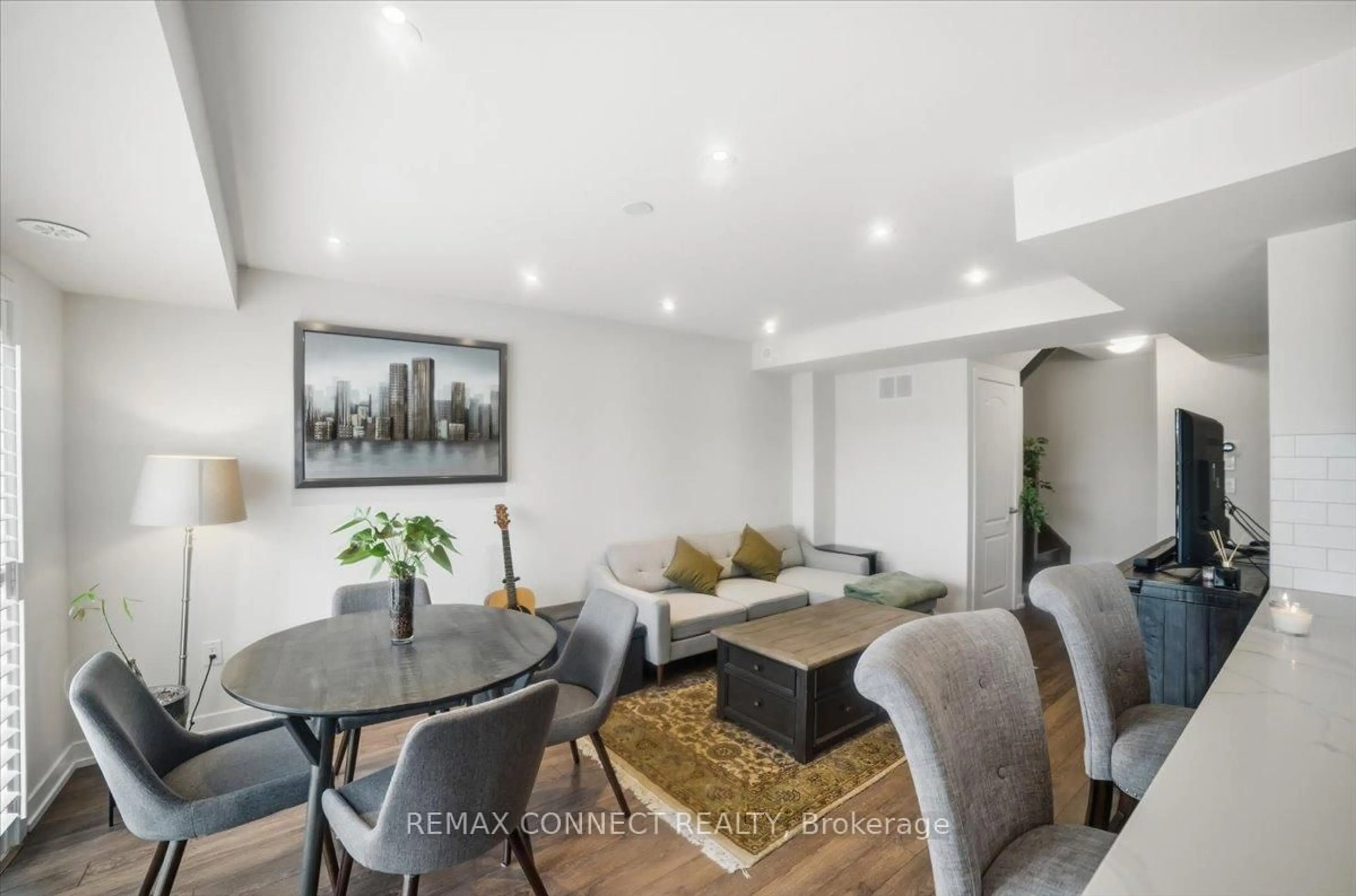 Living room with furniture, unknown for 10 Westmeath Lane #2231, Markham Ontario L6B 1N5