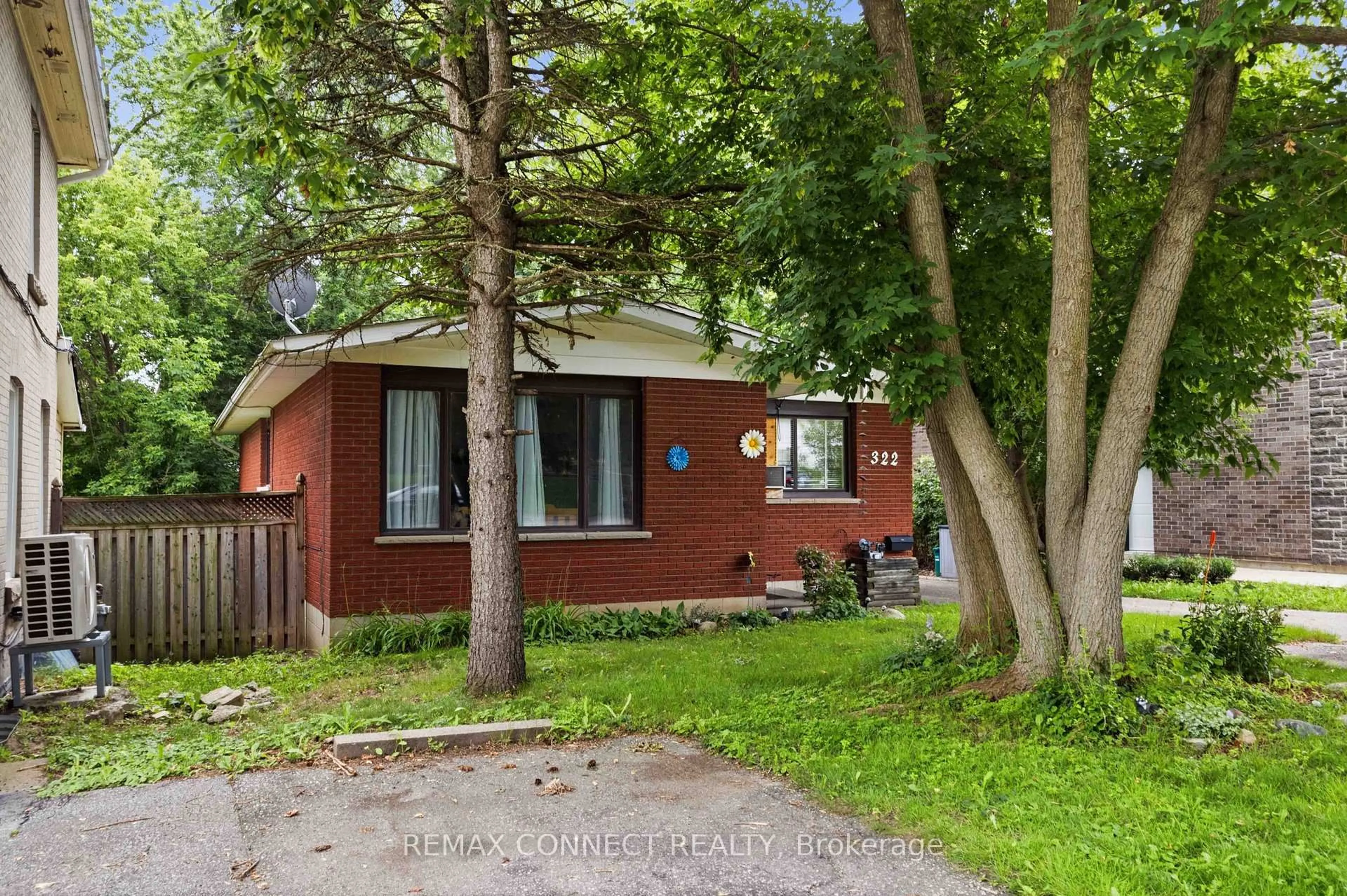 Unknown for 322 Andrew St, Newmarket Ontario L3Y 1H3