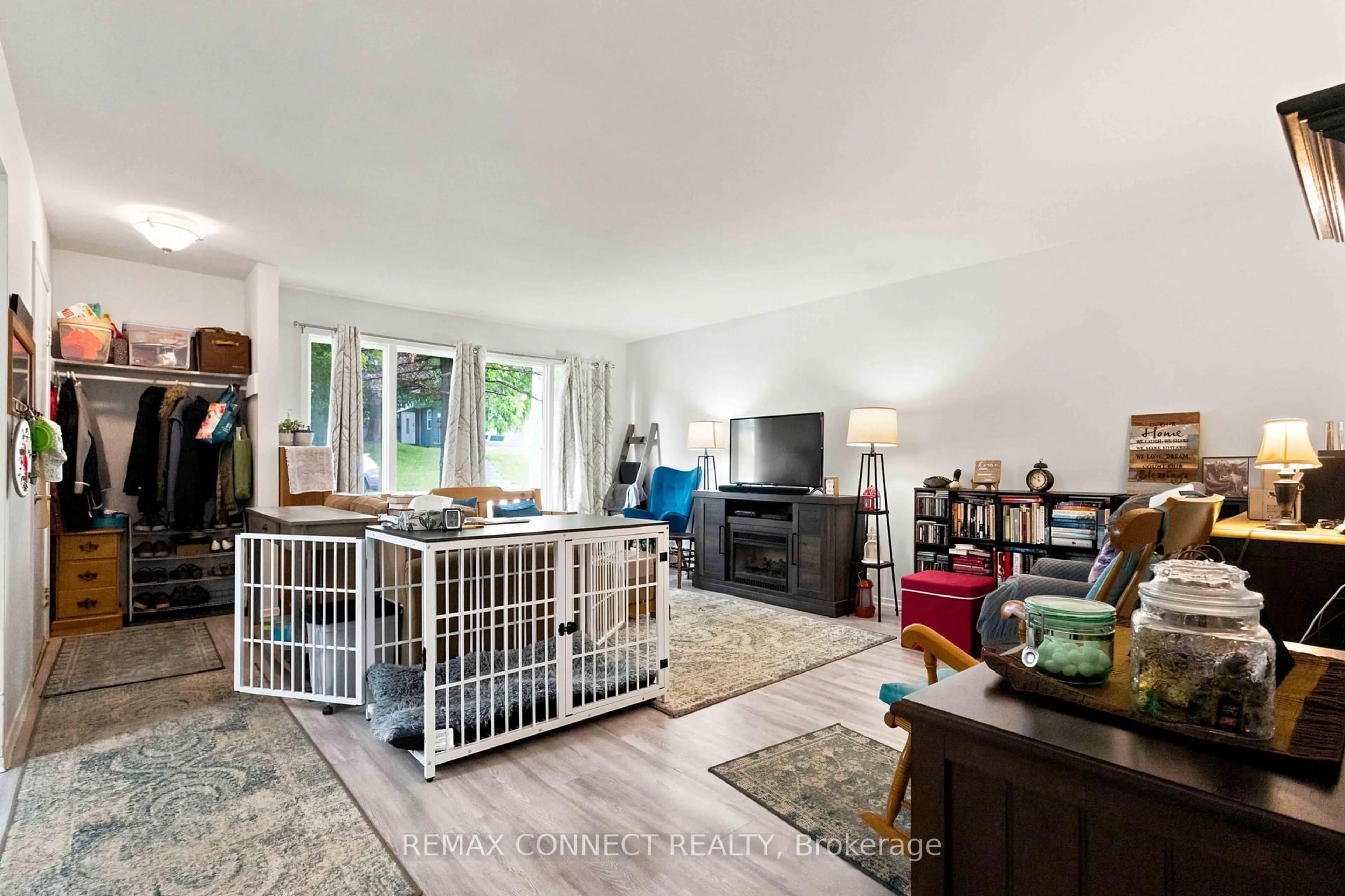 Unknown for 322 Andrew St, Newmarket Ontario L3Y 1H3