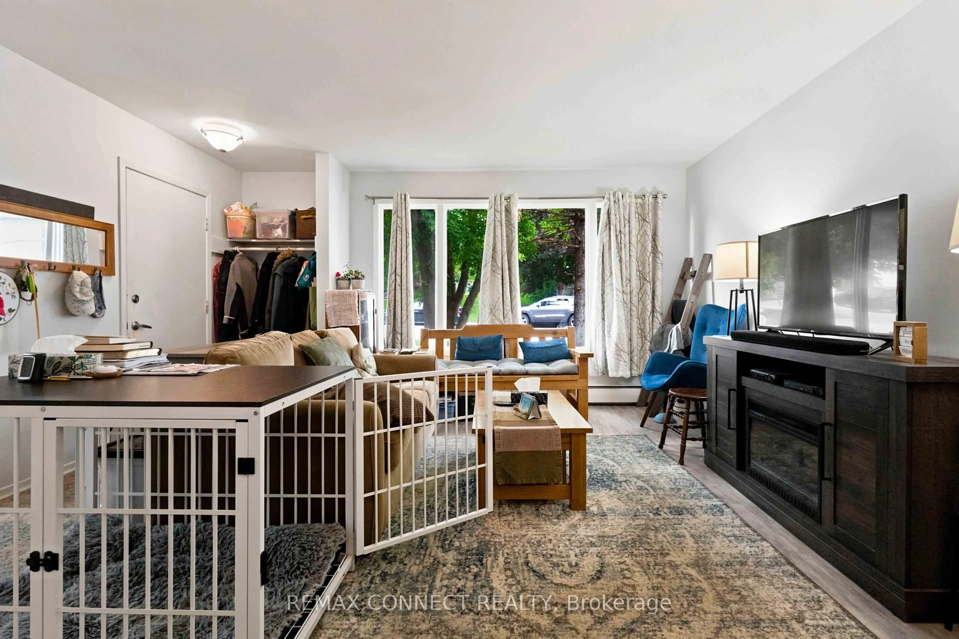 Unknown for 322 Andrew St, Newmarket Ontario L3Y 1H3