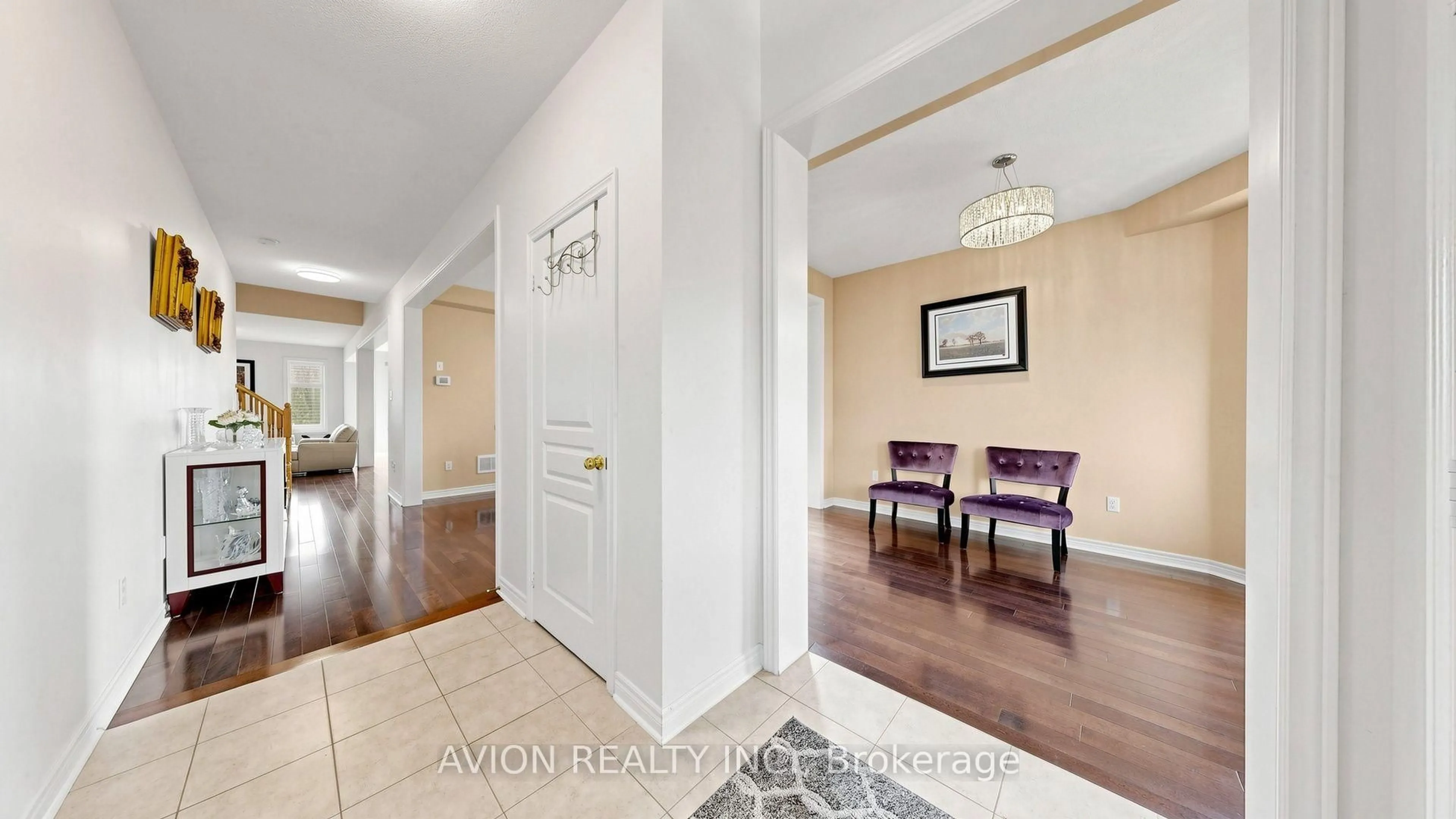 Indoor entryway for 107 Alexander Lawrie Ave, Markham Ontario L6E 0J7