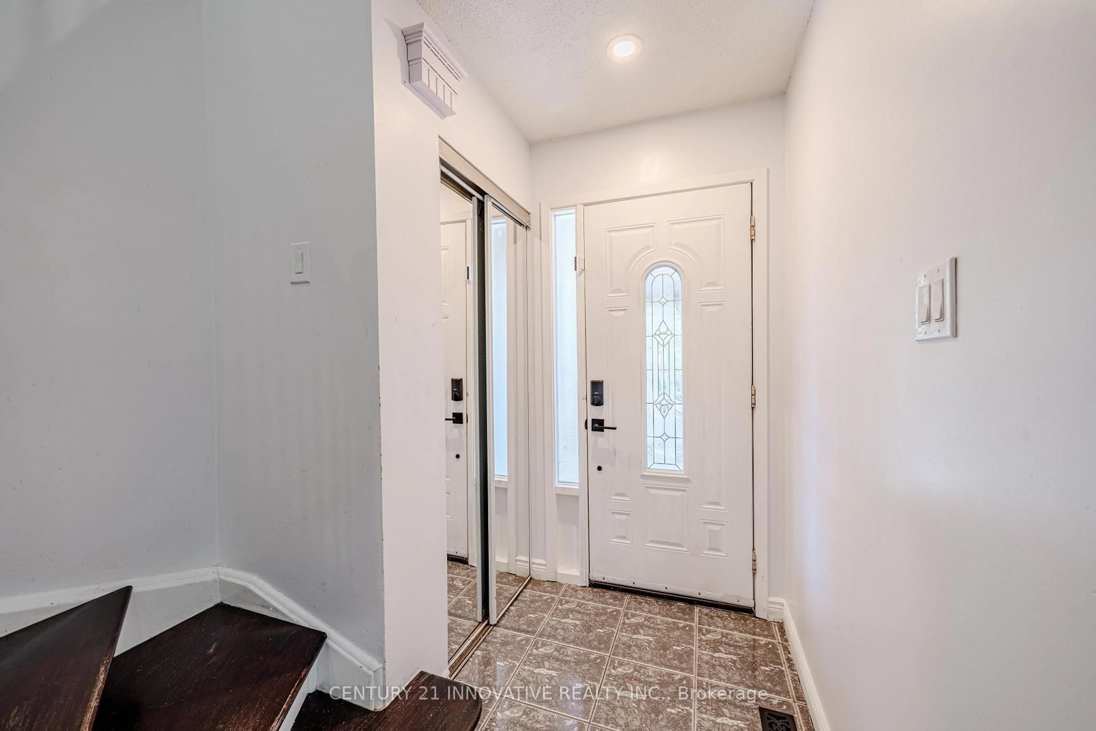 Indoor entryway for 93 William Honey Cres, Markham Ontario L3S 2M2