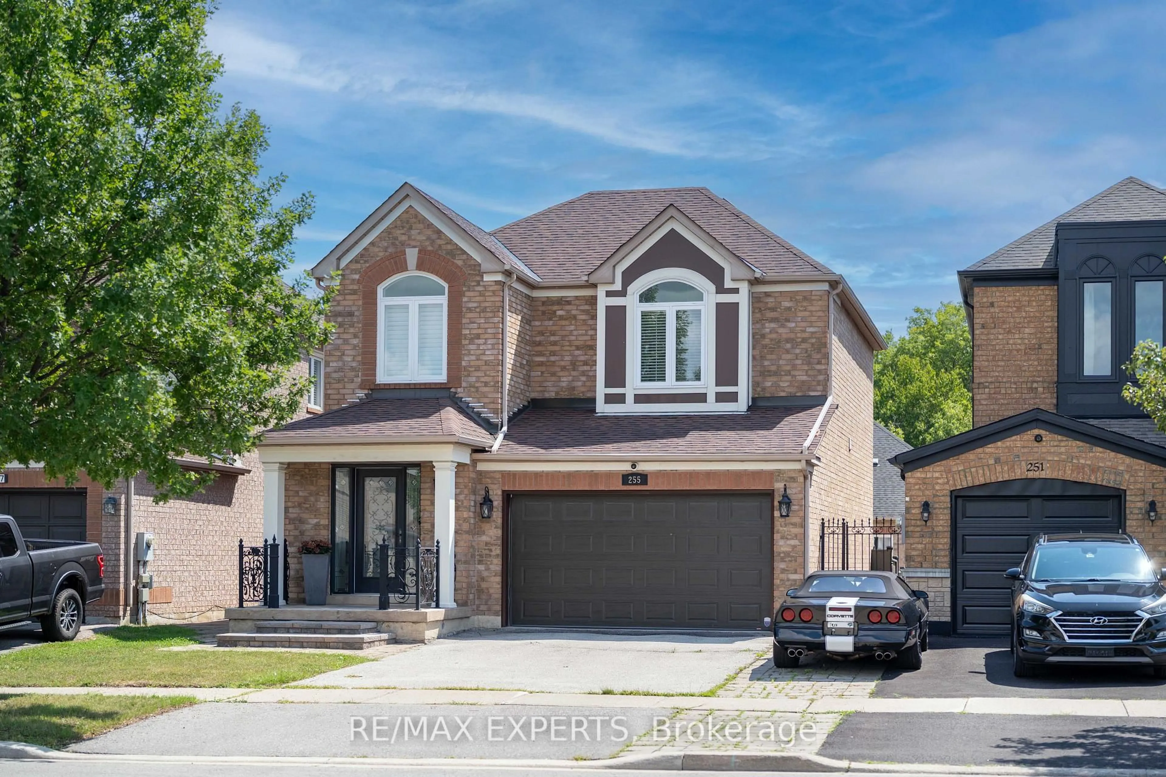 Home with brick exterior material, street for 255 Matthew Dr, Vaughan Ontario L4L 9B4