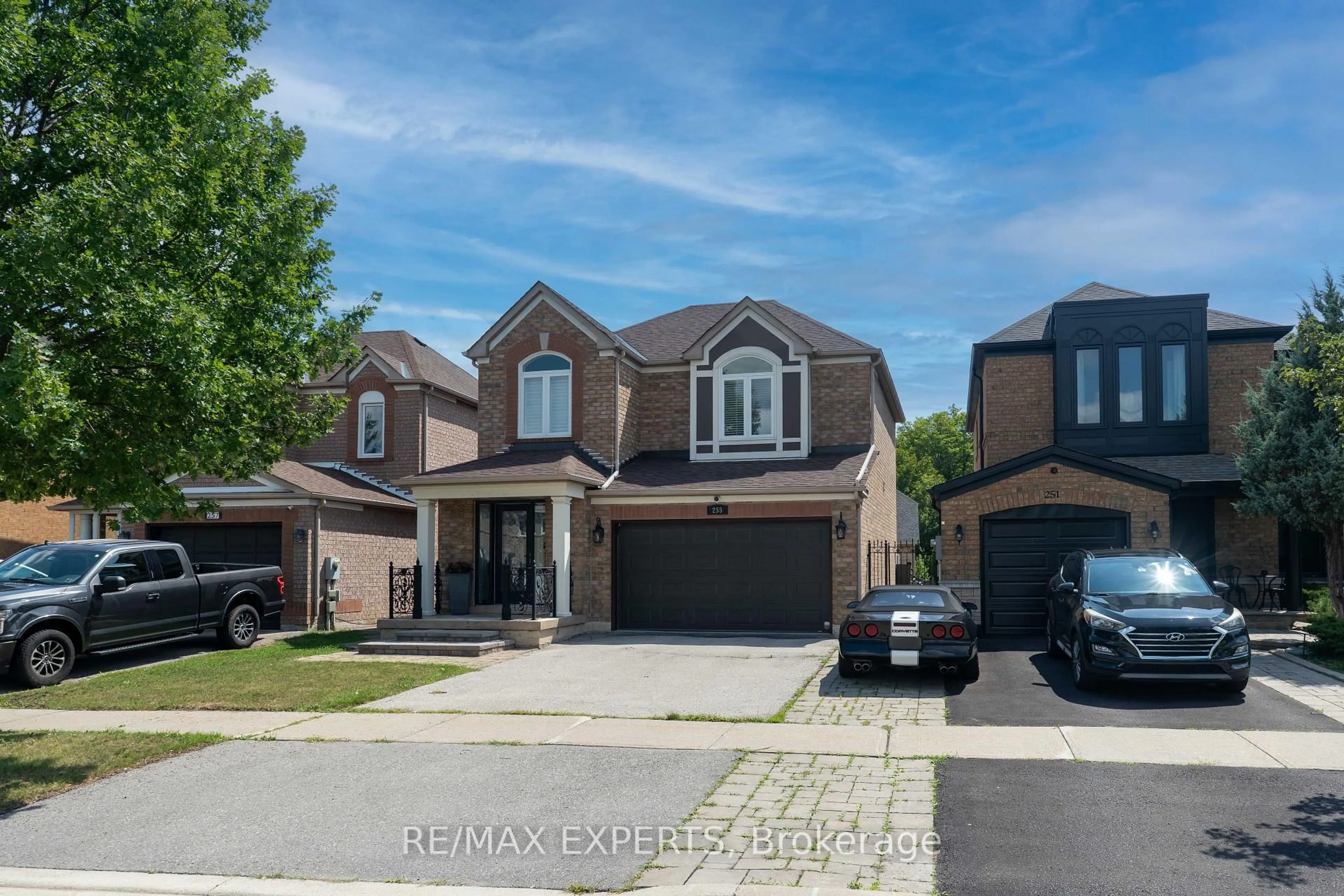 Home with brick exterior material, street for 255 Matthew Dr, Vaughan Ontario L4L 9B4
