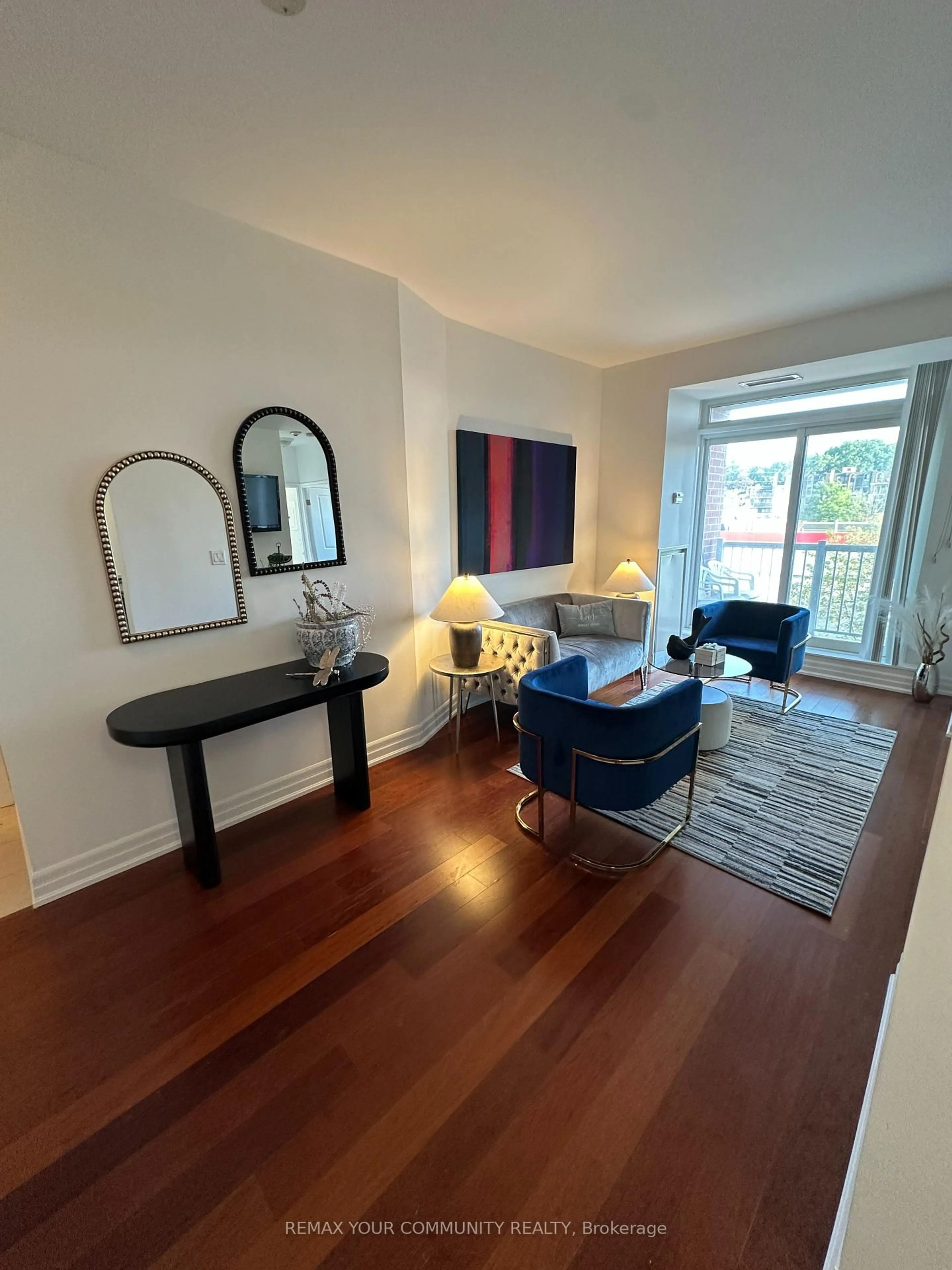 A pic of a room for 15450 Yonge St #205, Aurora Ontario L4G 0K1