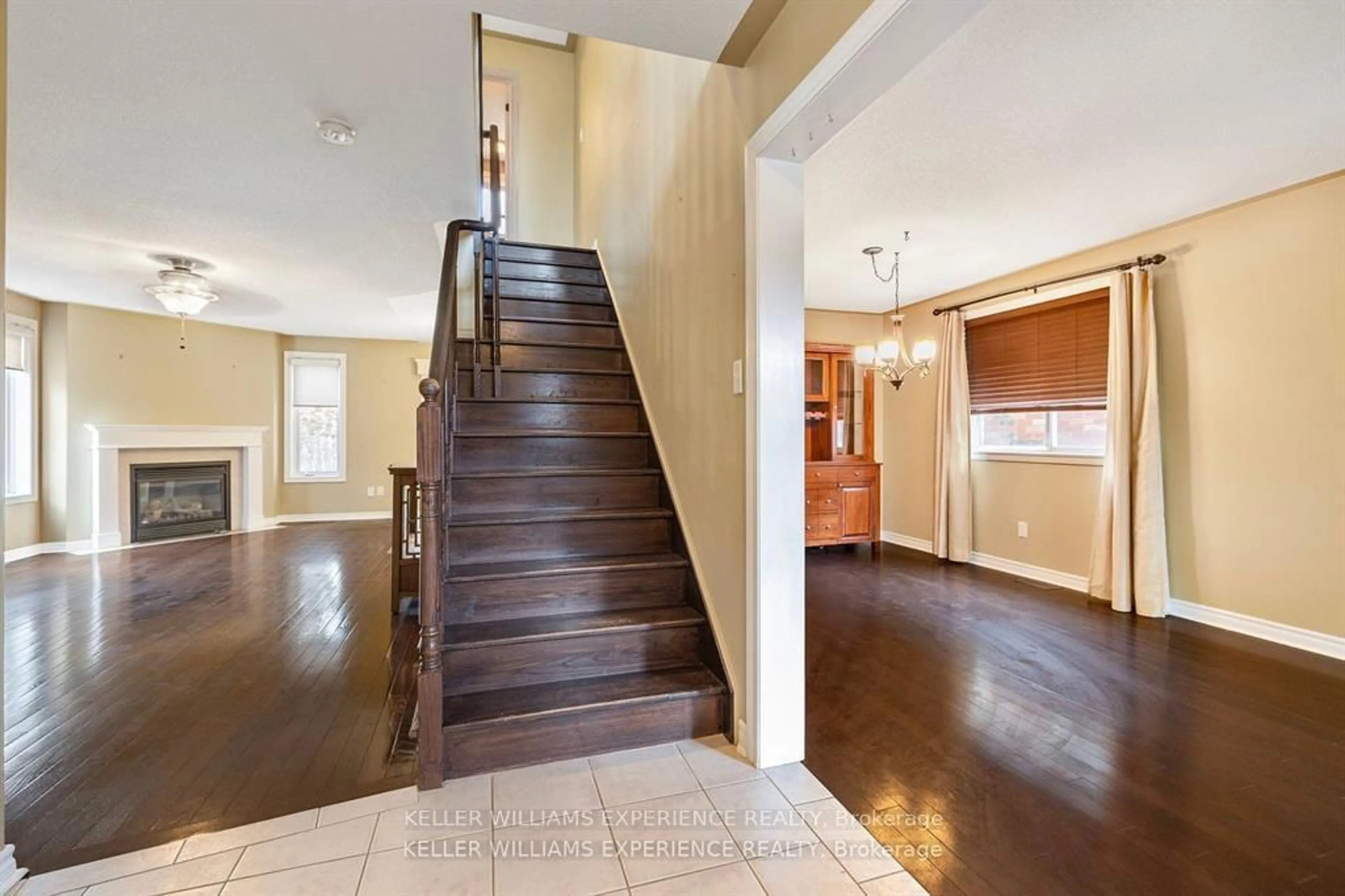 Indoor entryway for 59 Mike Hart Dr, Essa Ontario L0M 1B4