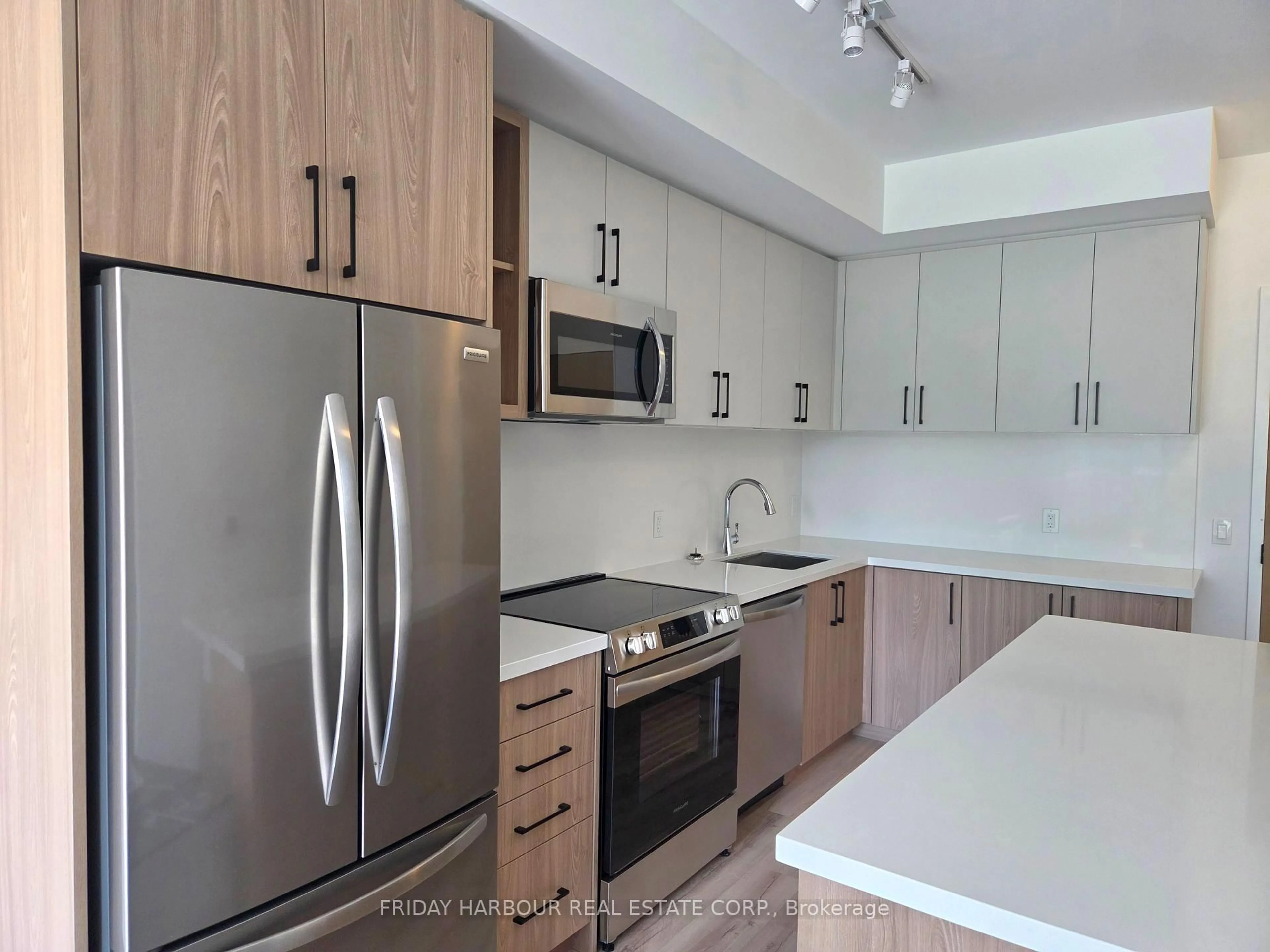 Standard kitchen, unknown for 333 Sunseeker Ave #205, Innisfil Ontario L9S 0J7