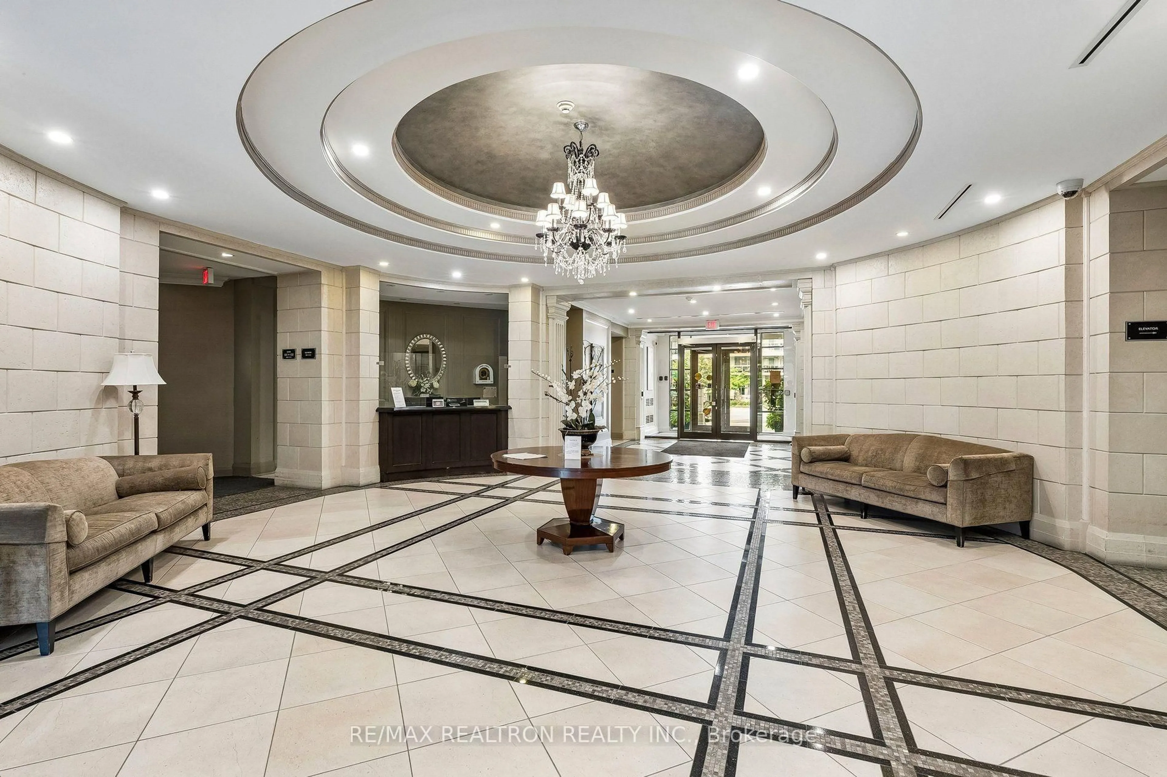 Lobby for 180 John Way #304, Aurora Ontario L4G 0R3