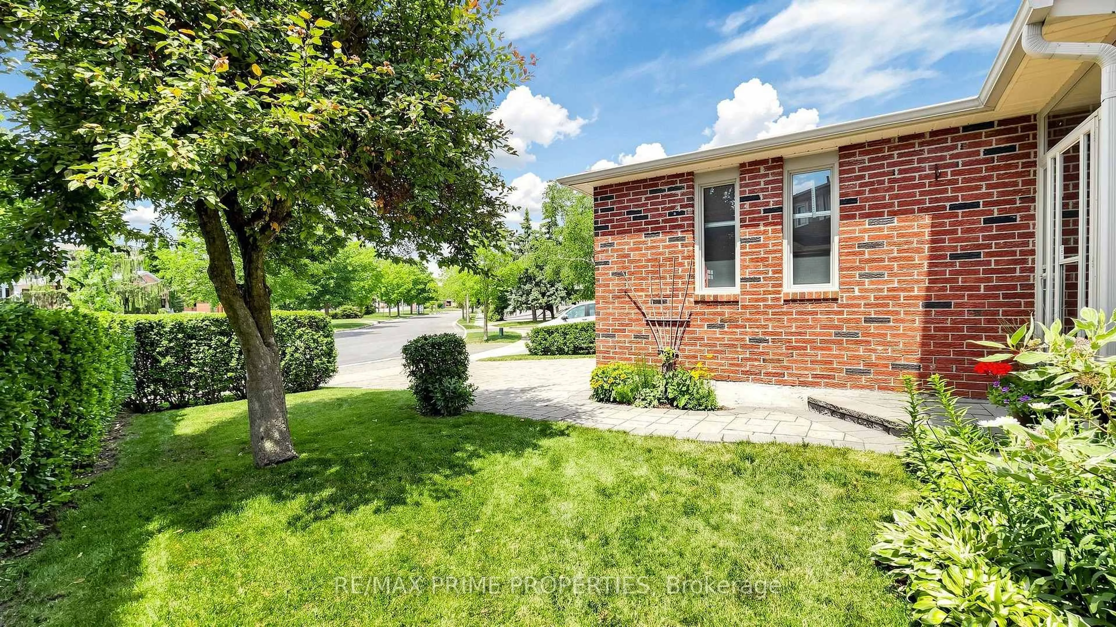 Home with brick exterior material, street for 15 Marsh St, Richmond Hill Ontario L4C 7P5