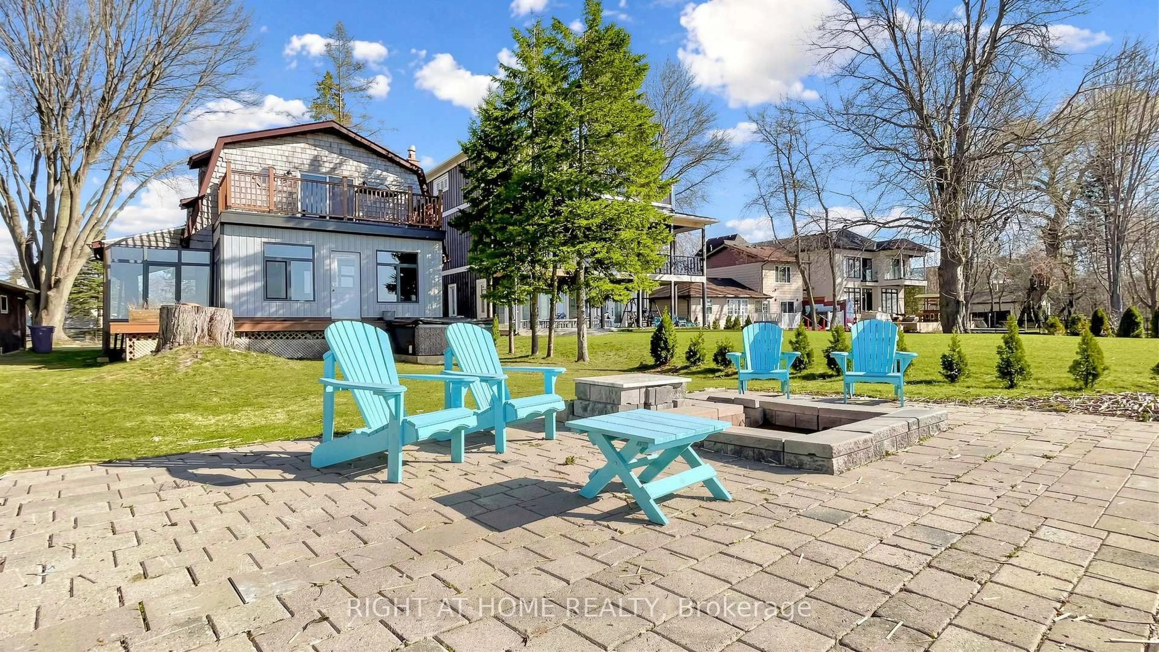 Patio, water/lake/river/ocean view for 36 Shirlea Blvd, Georgina Ontario L4P 1K9