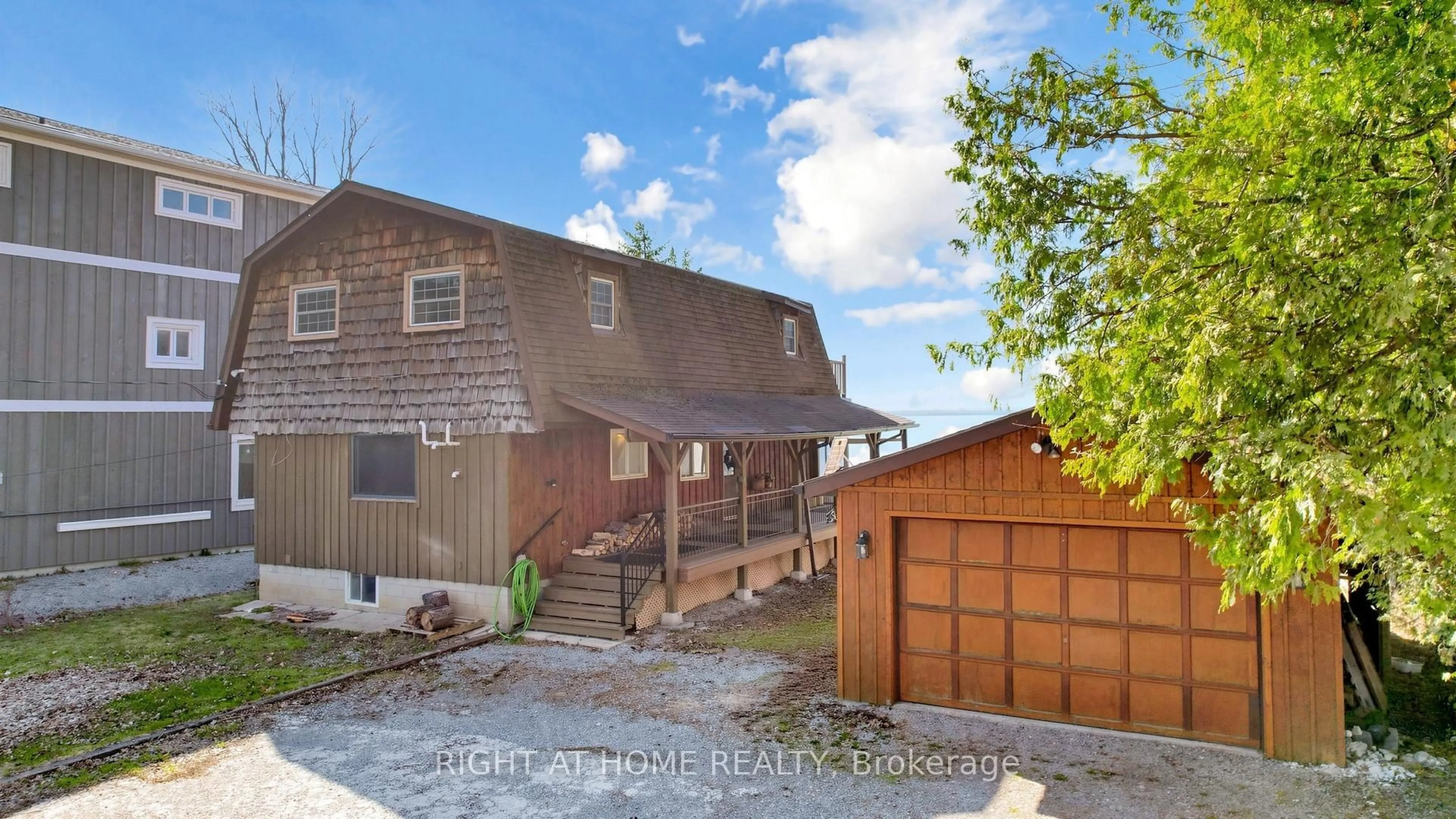 A pic from outside/outdoor area/front of a property/back of a property/a pic from drone, street for 36 Shirlea Blvd, Georgina Ontario L4P 1K9
