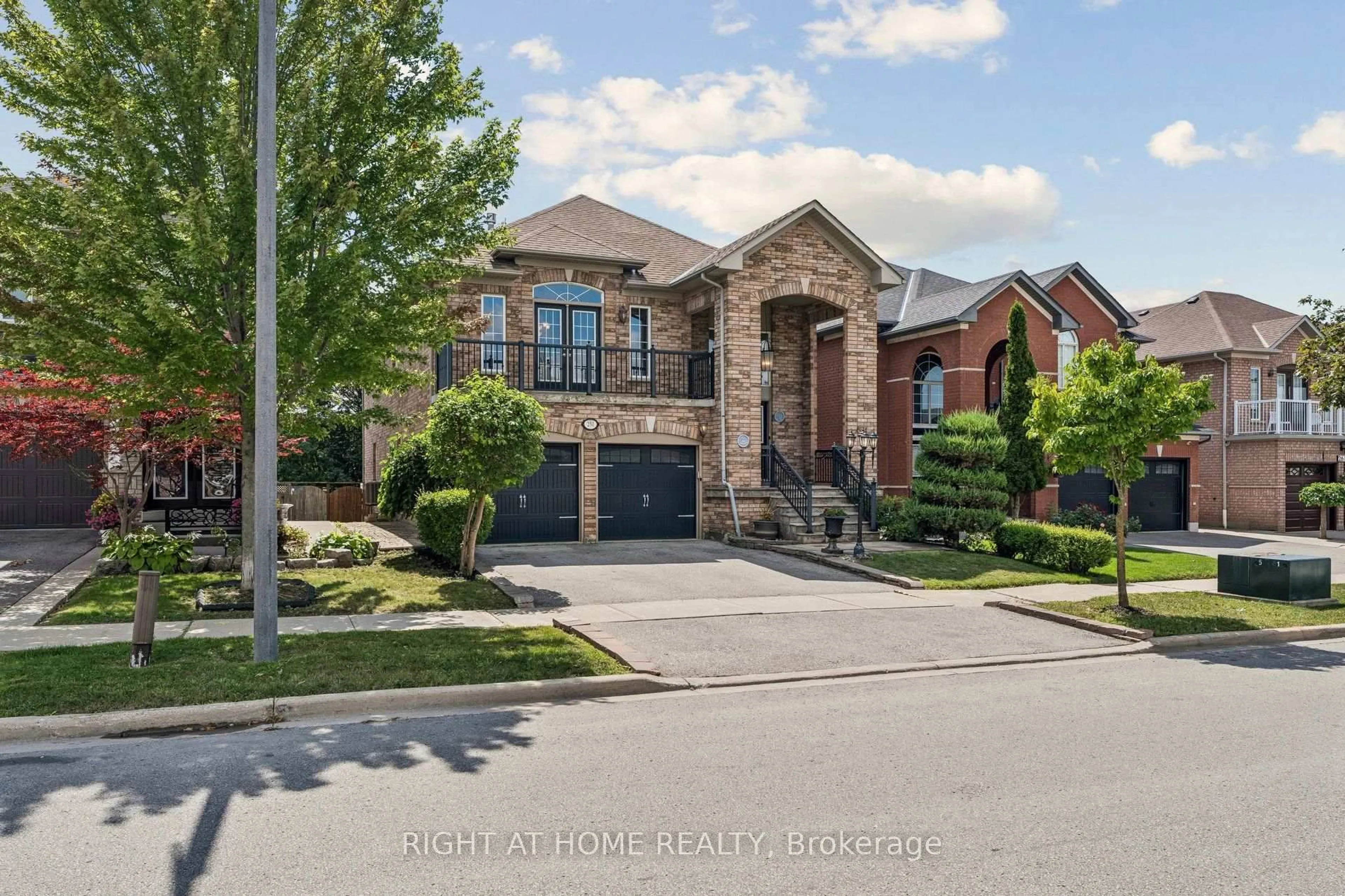 Home with brick exterior material, street for 251 Sonoma Blvd, Vaughan Ontario L4H 1R5