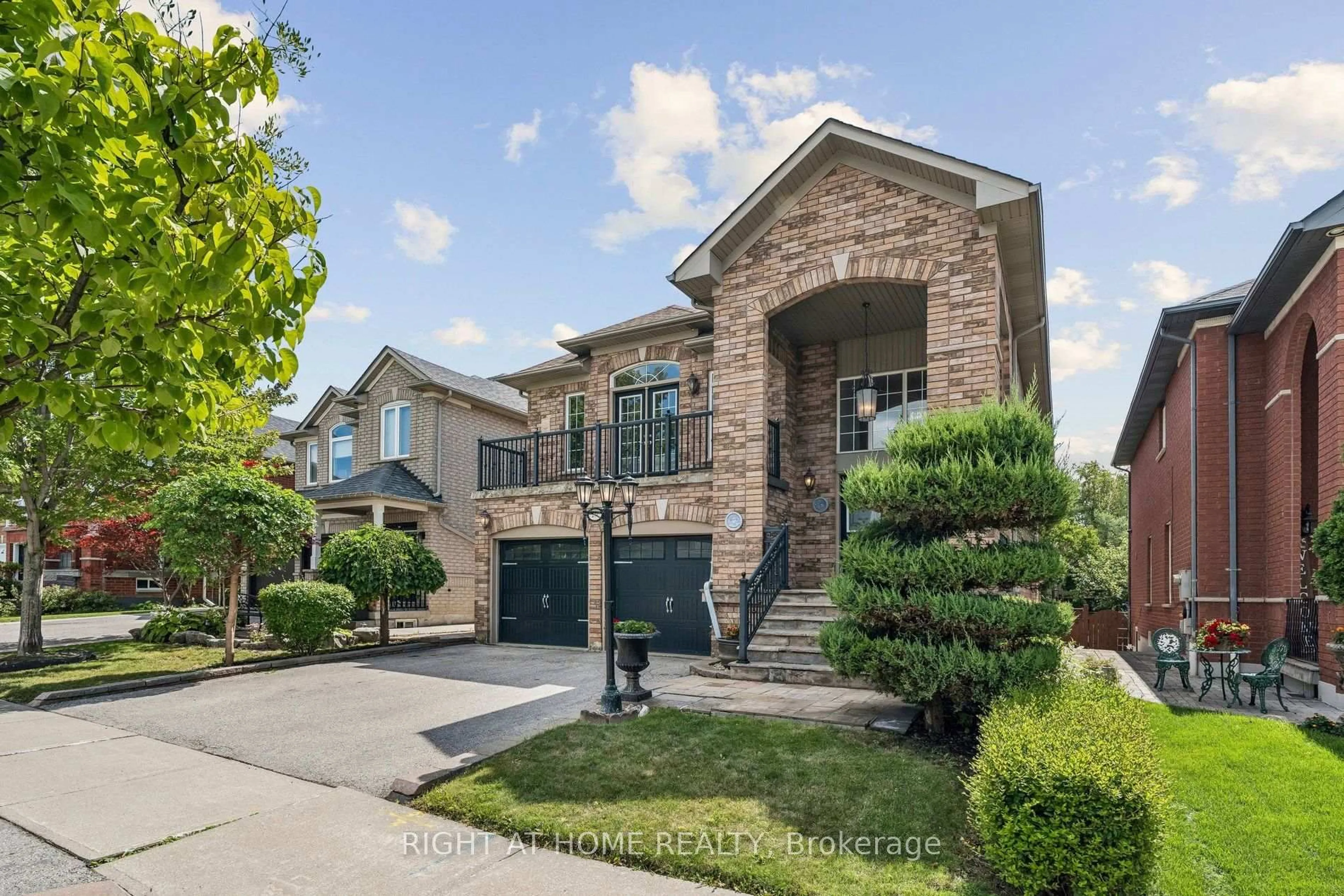 Home with brick exterior material, street for 251 Sonoma Blvd, Vaughan Ontario L4H 1R5