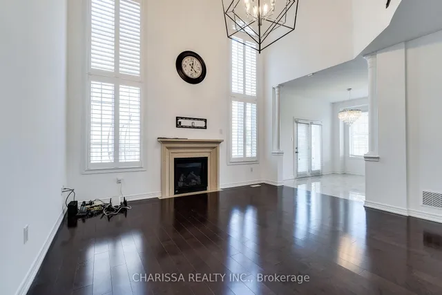 2 HAWSTONE Rd, Vaughan 5