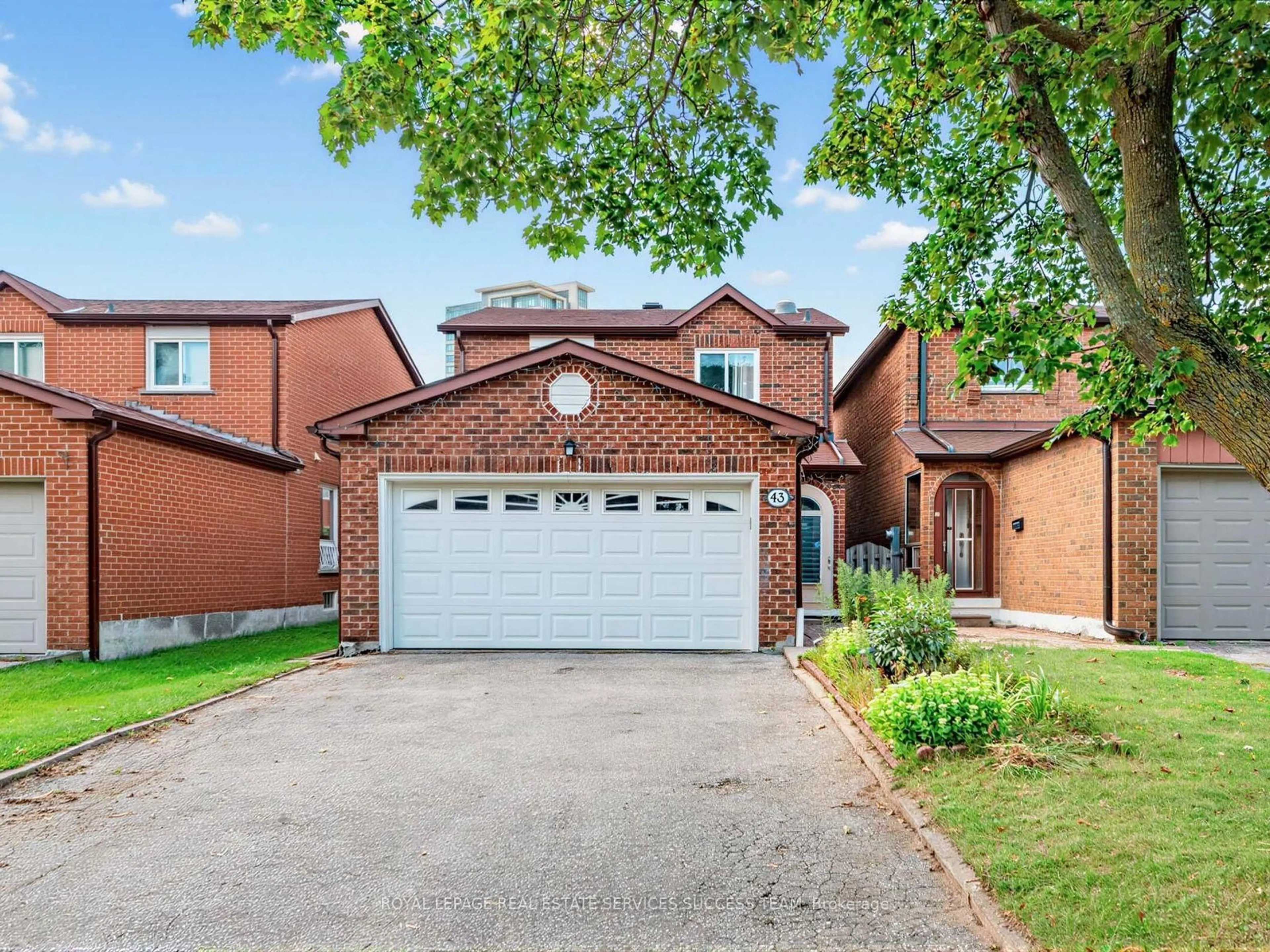 Home with brick exterior material, street for 43 Hendon Rd, Markham Ontario L3R 6Z7