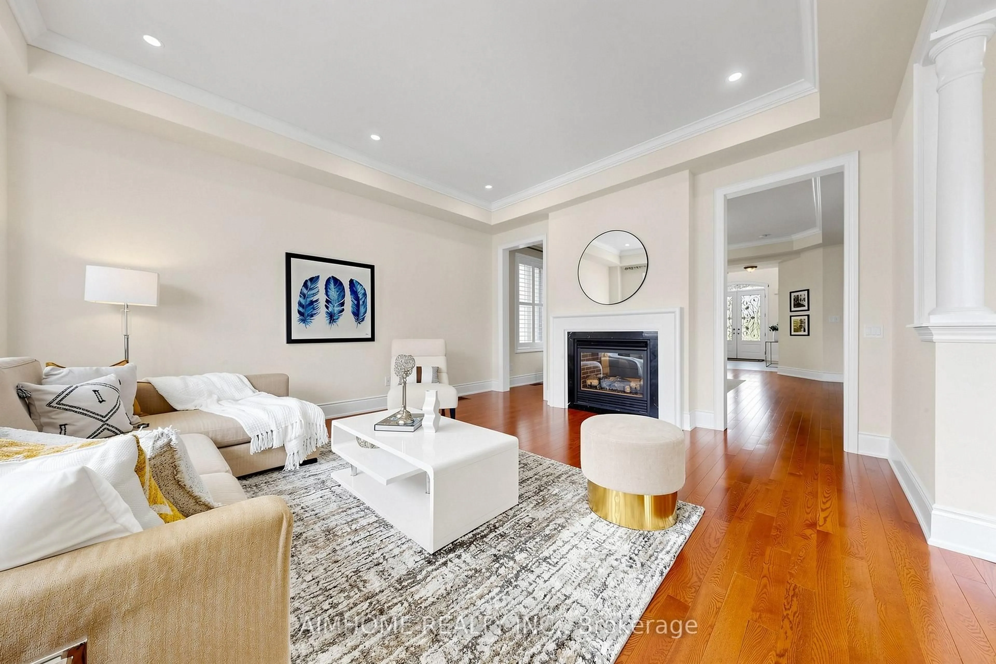 Living room with furniture, unknown for 35 Marbrook St, Richmond Hill Ontario L4C 0Y9