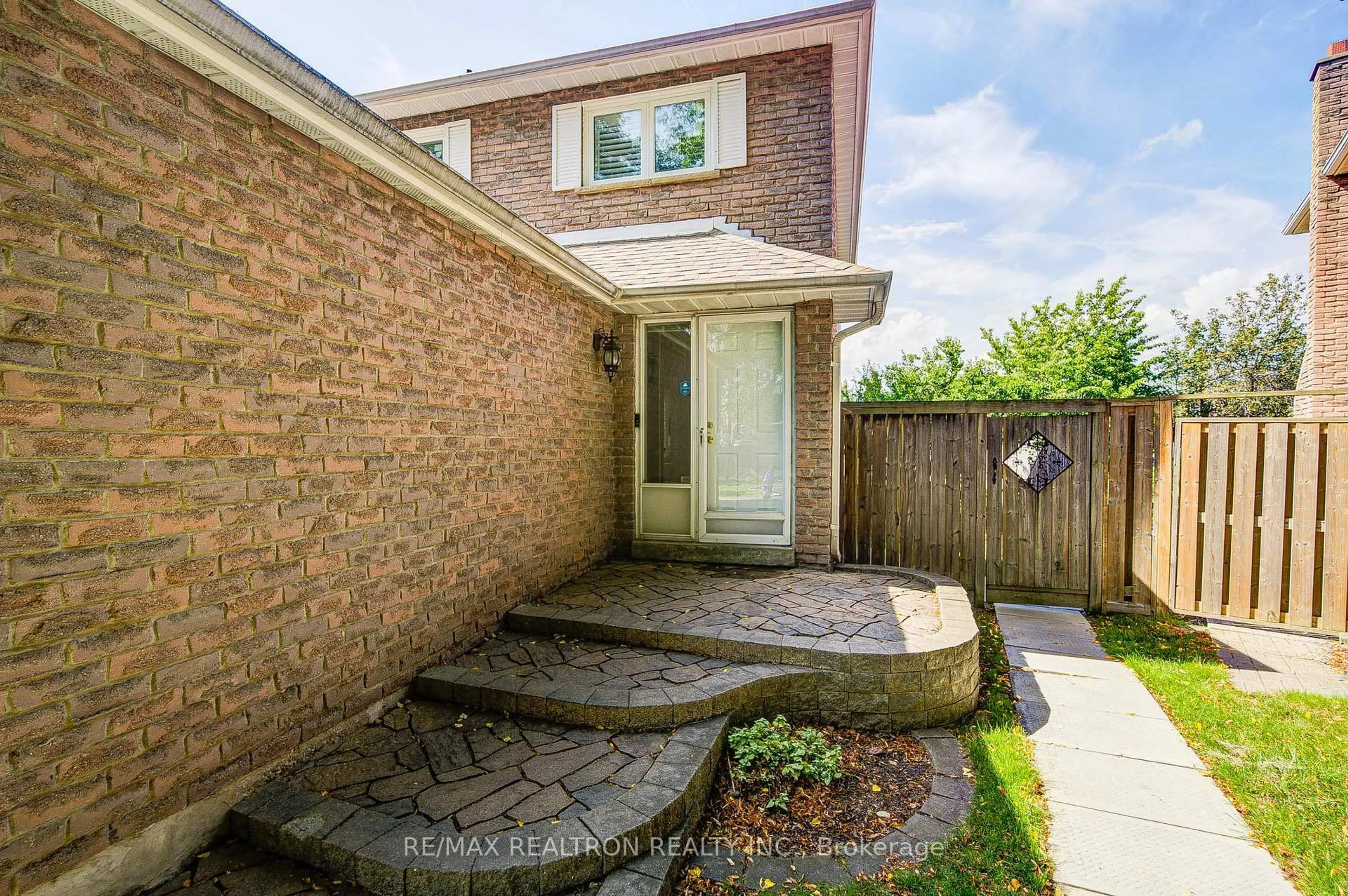 Home with brick exterior material, street for 26 Mercer Cres, Markham Ontario L3P 4K3