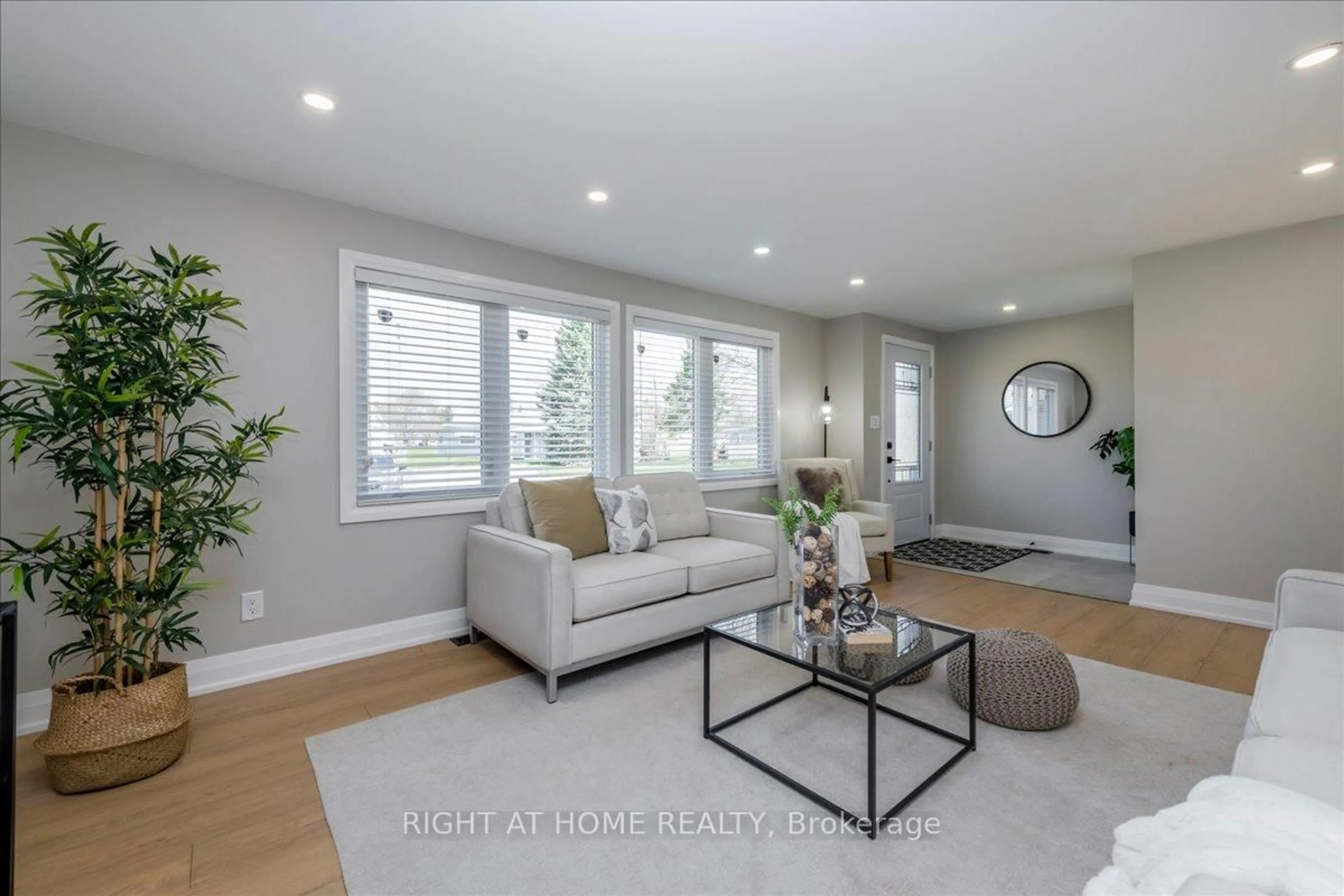 Living room with furniture, unknown for 1 South Blvd, Innisfil Ontario L9S 1L7