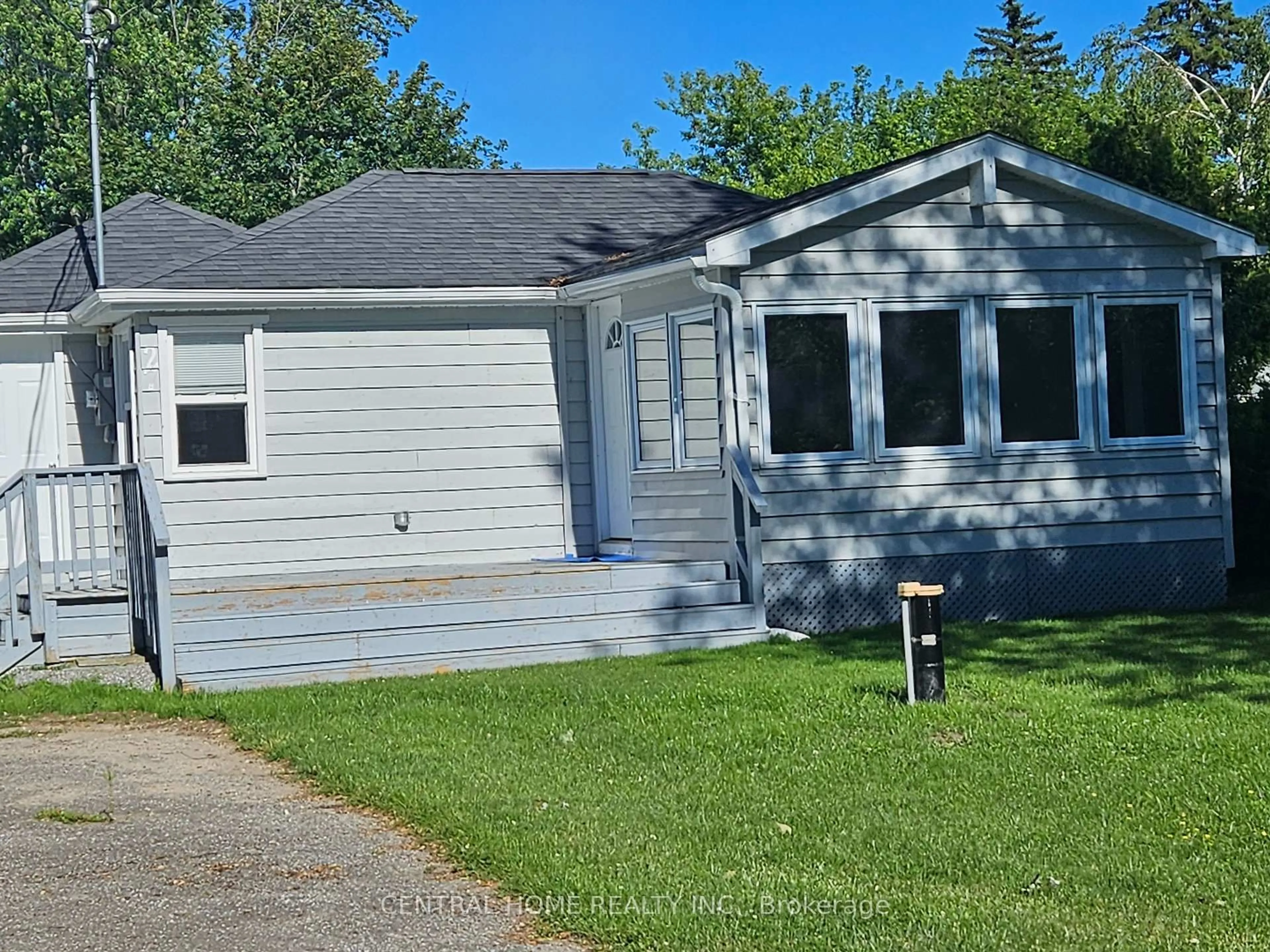 Home with vinyl exterior material, street for 27 Blue Heron Dr, Georgina Ontario L0E 1N0