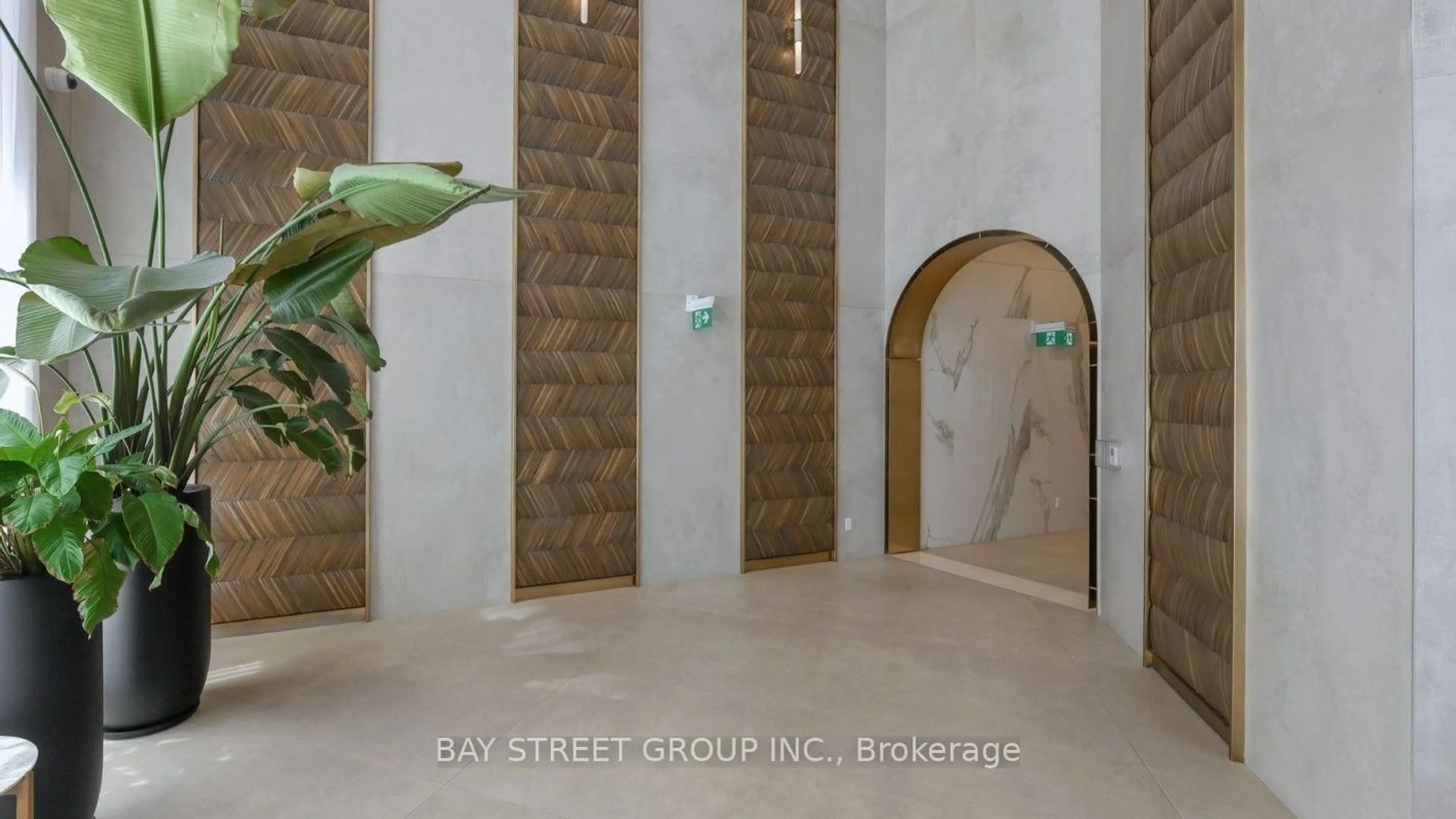Indoor foyer for 1000 Portage Pkwy #3109, Vaughan Ontario L4K 0L1
