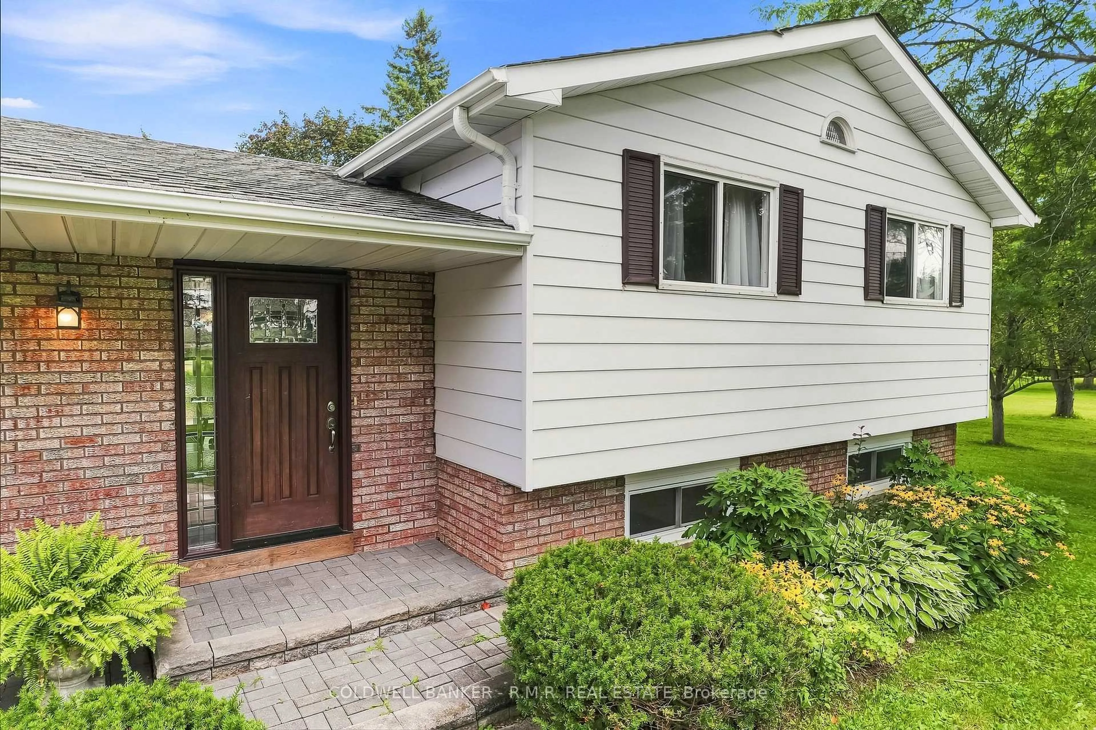 Home with vinyl exterior material, street for 7901 Concession 6th Concession, Uxbridge Ontario L9P 1R2
