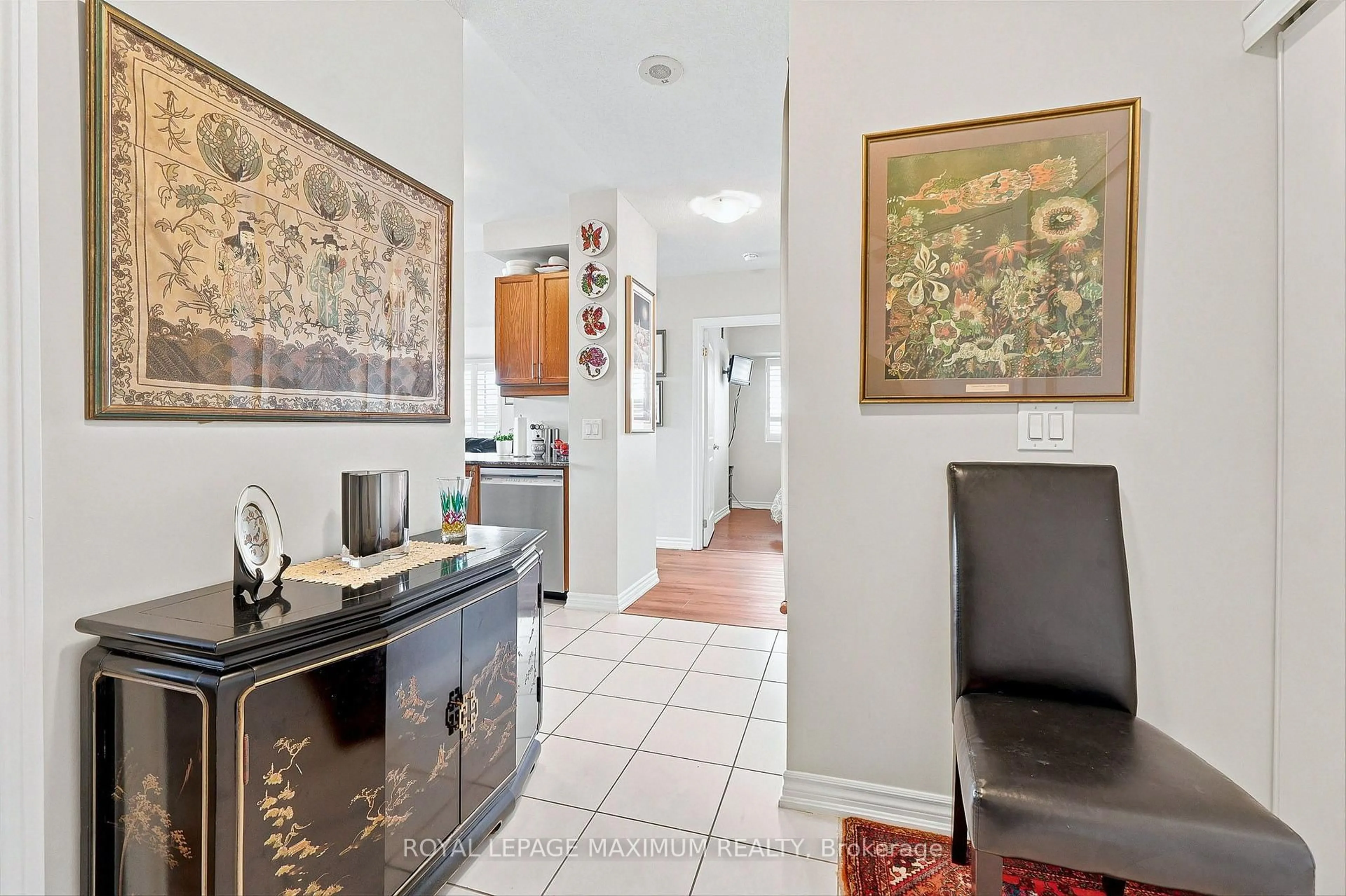 Indoor entryway for 7730 Kipling Ave #402, Vaughan Ontario L4L 1Y9