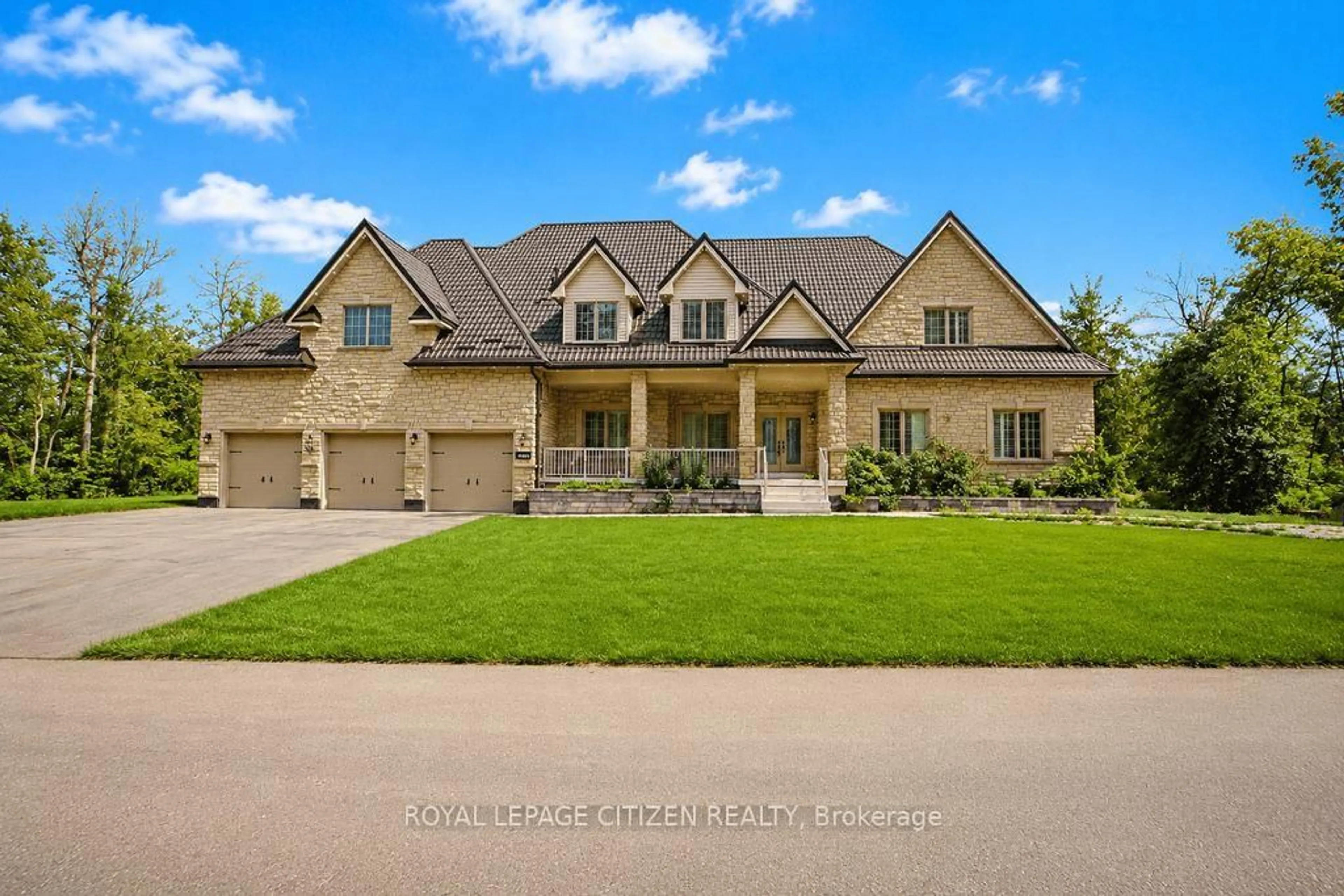 Home with brick exterior material, unknown for 3965 Algoma Ave, Innisfil Ontario L9S 2M1