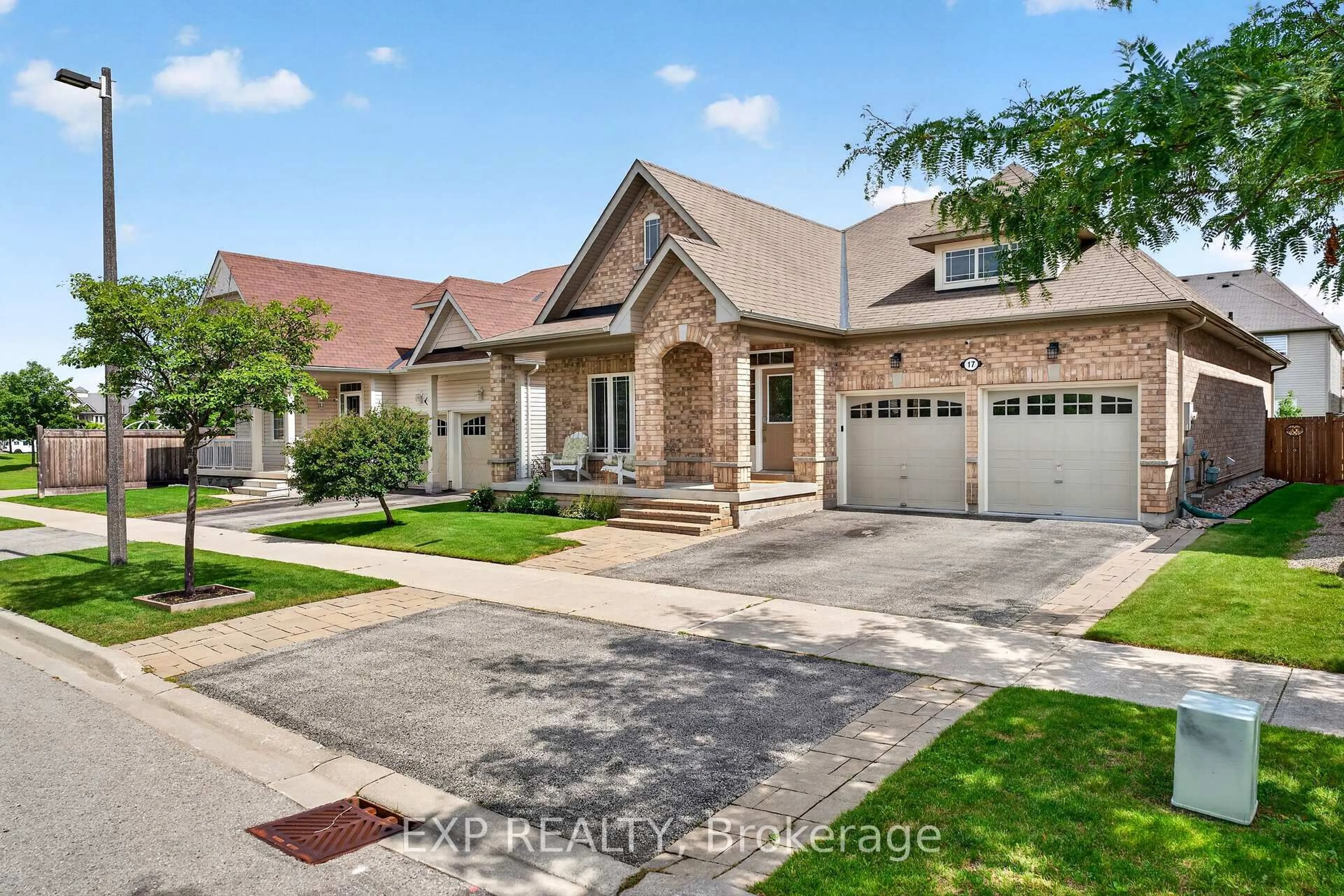 Home with brick exterior material, street for 17 Wyndham Circ, Georgina Ontario L0E 1R0