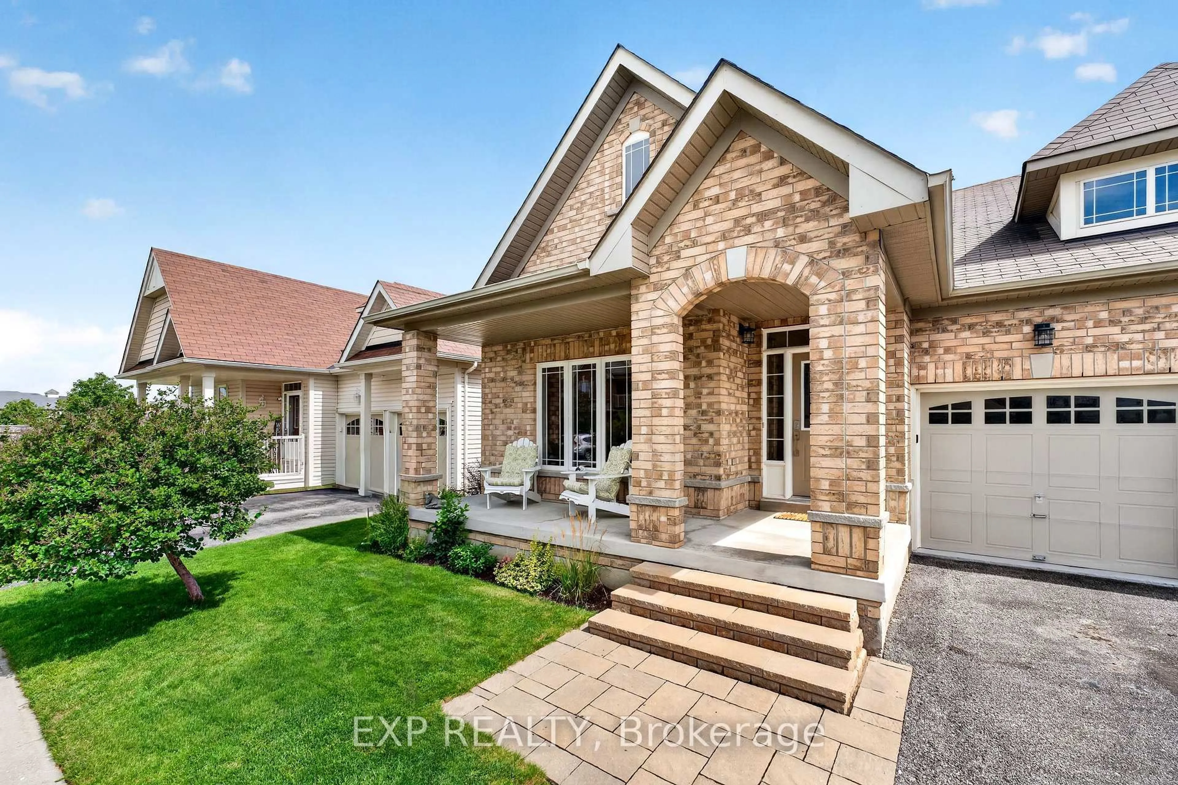 Home with brick exterior material, street for 17 Wyndham Circ, Georgina Ontario L0E 1R0
