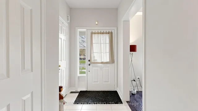 23 Piera Gdns, Markham 3