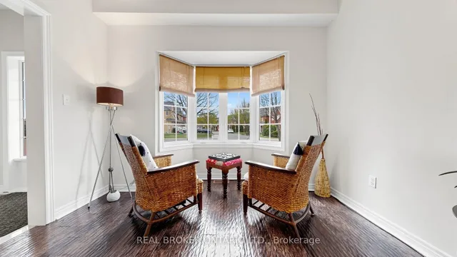 23 Piera Gdns, Markham 4