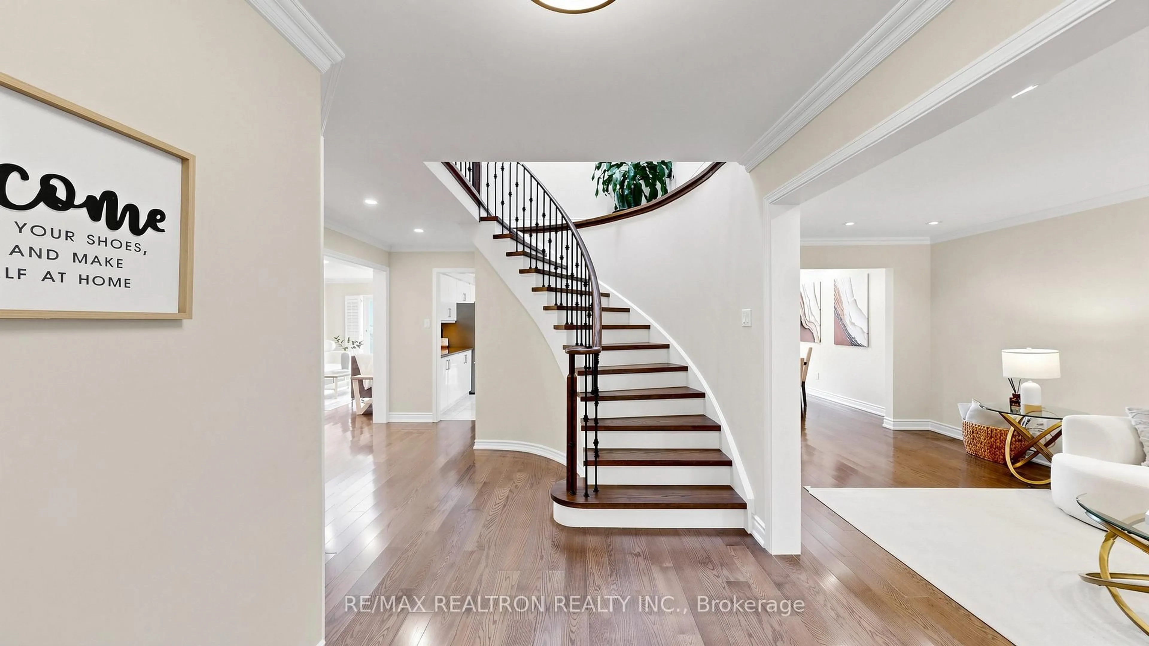 Unknown for 15 Rainey Crt, Richmond Hill Ontario L4C 9L4