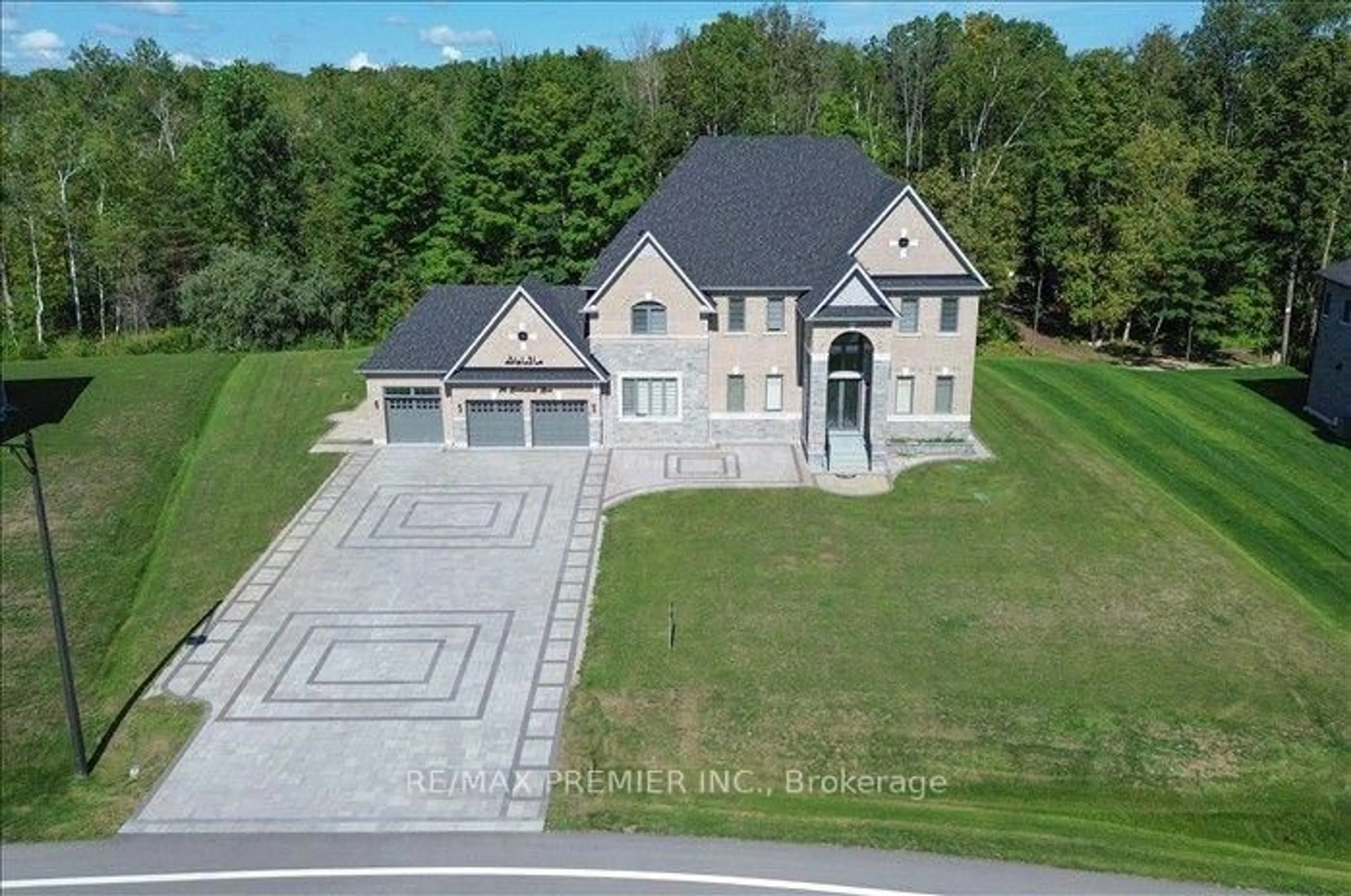 A pic from outside/outdoor area/front of a property/back of a property/a pic from drone, street for 26 Birchwood Lane, Essa Ontario L0M 1B1