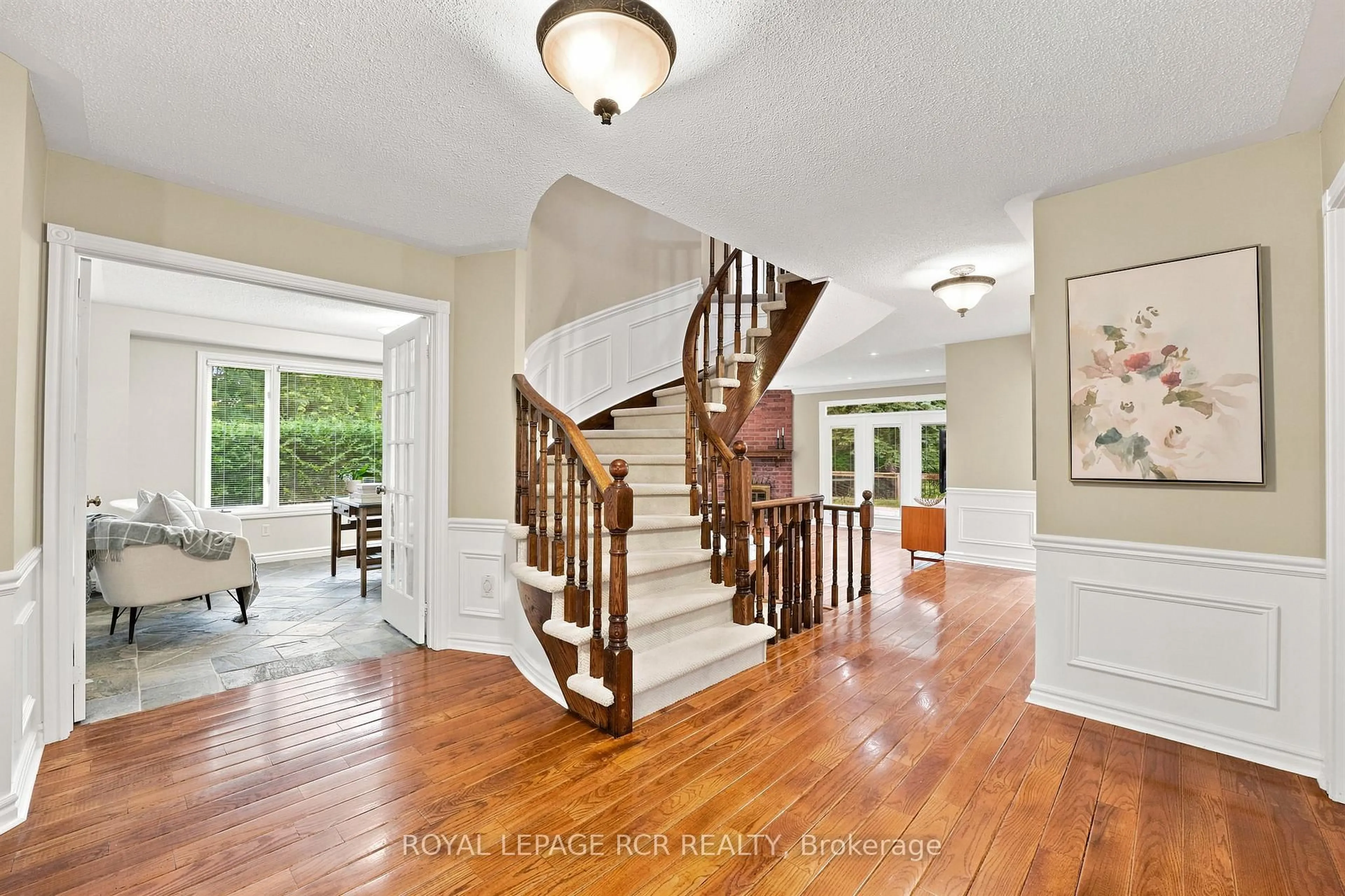 Indoor foyer for 107 Windham Tr, Aurora Ontario L4G 5L6