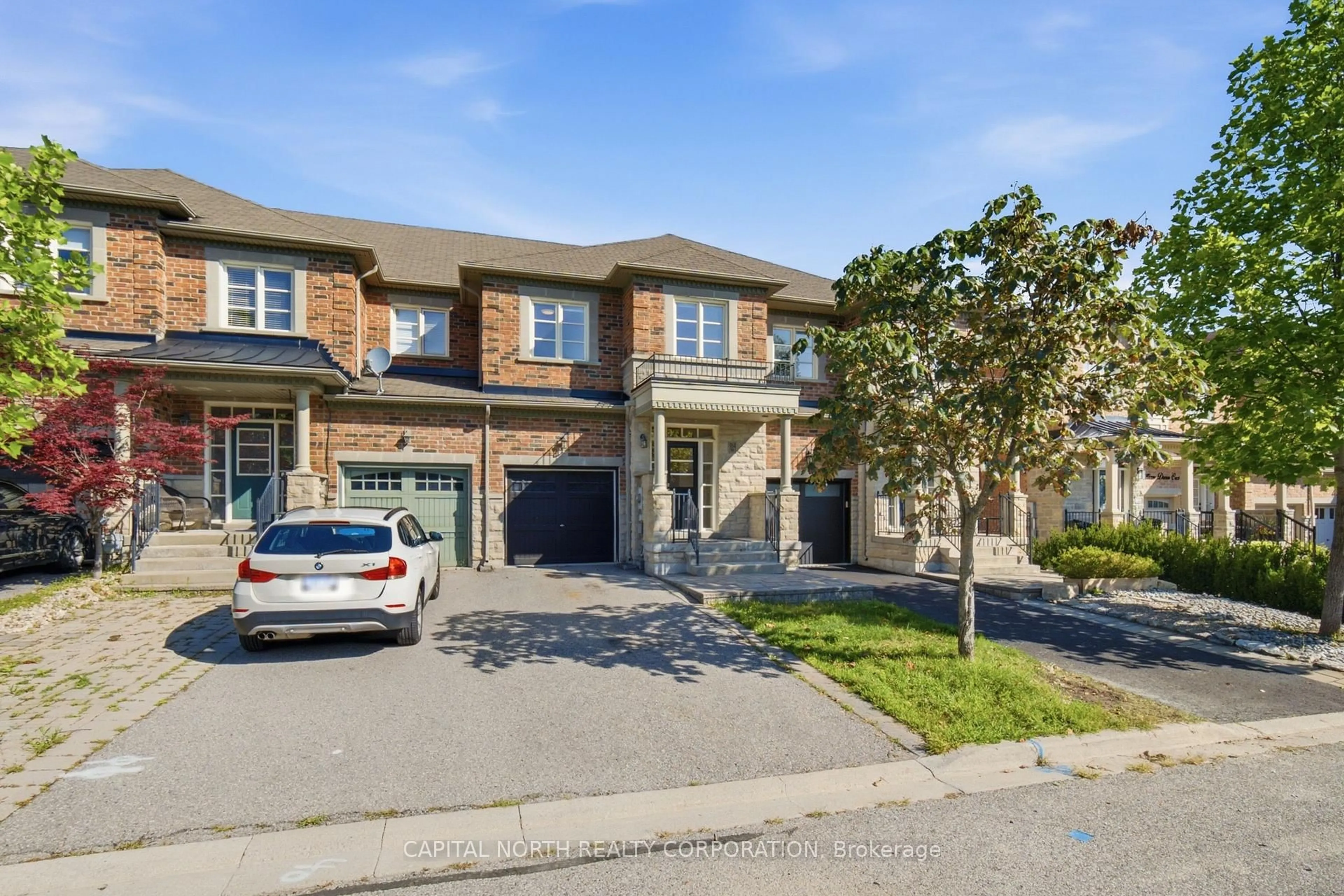 Unknown for 384 William Dunn Cres, Newmarket Ontario L3X 3L2
