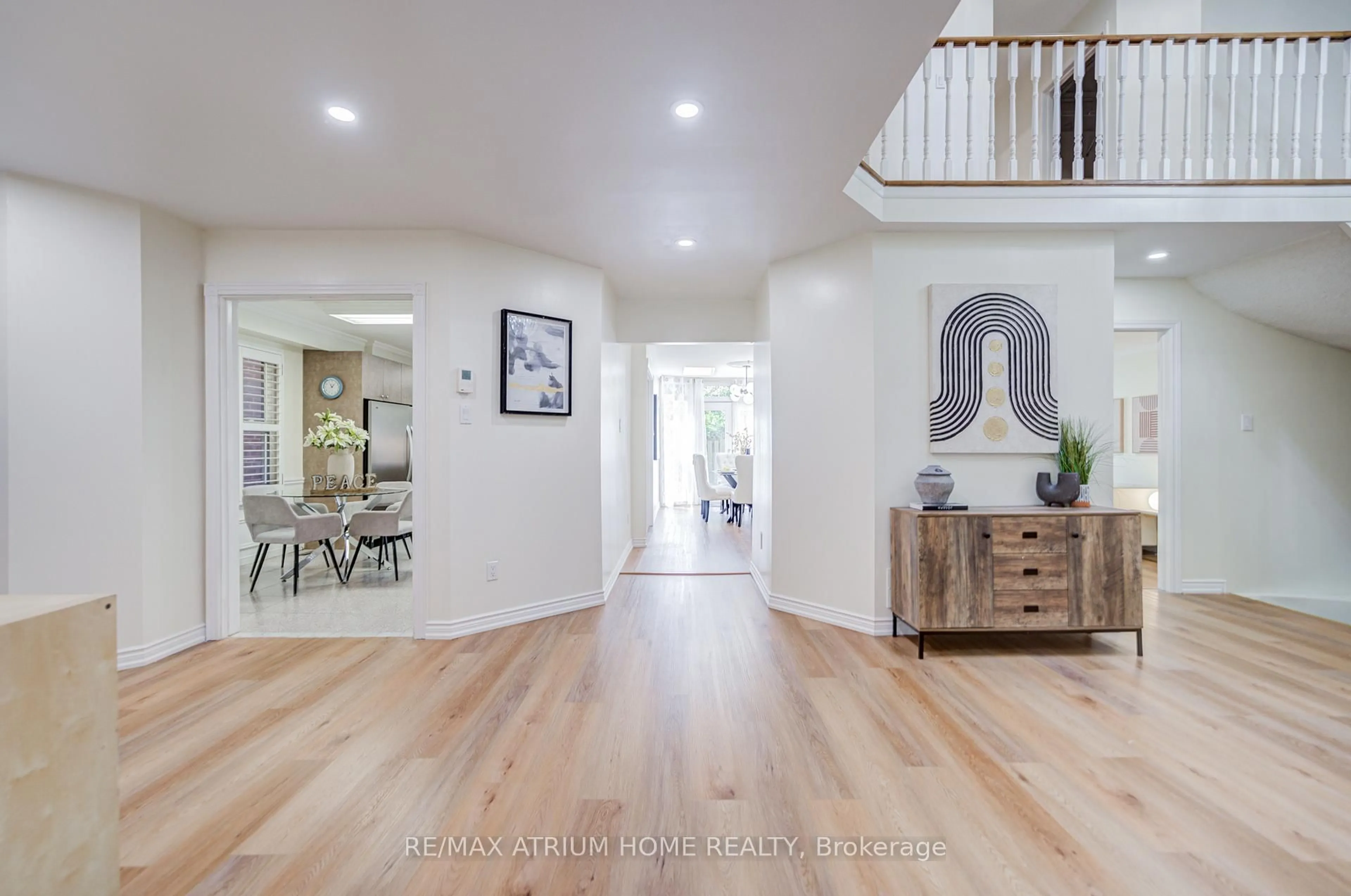 Indoor entryway for 77 Rosedale Heights Dr, Vaughan Ontario L4J 4T3