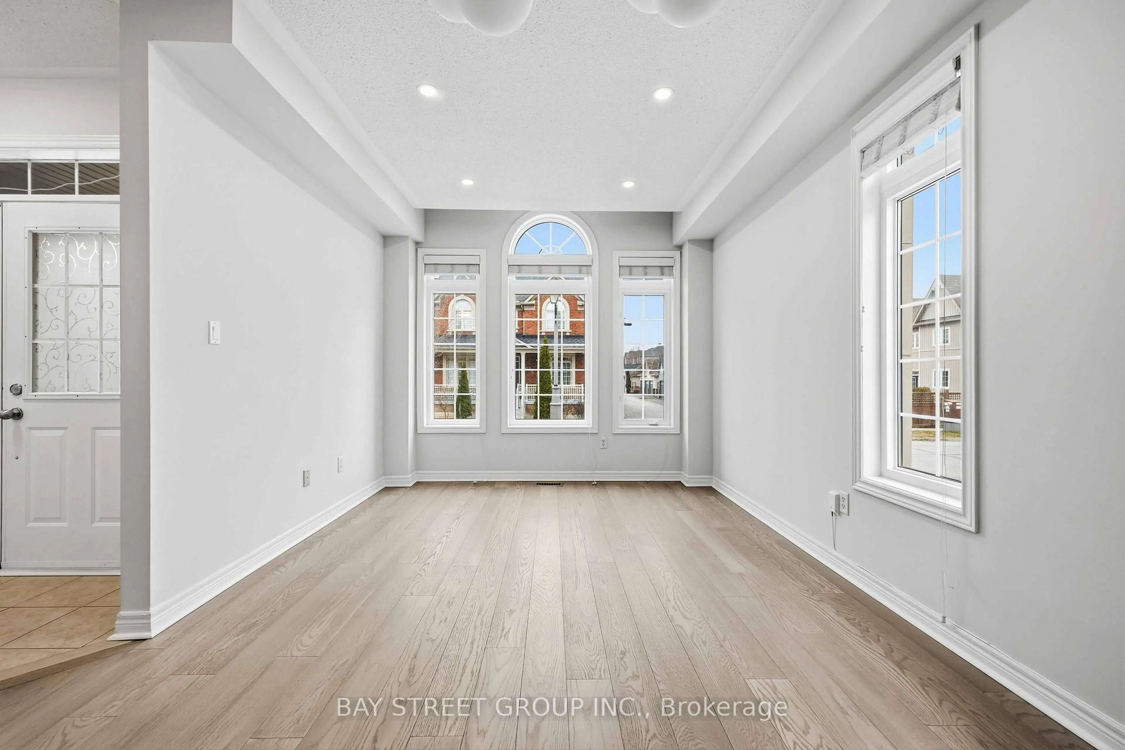 A pic of a room for 5 Tottenham Crt, Markham Ontario L6B 1H5