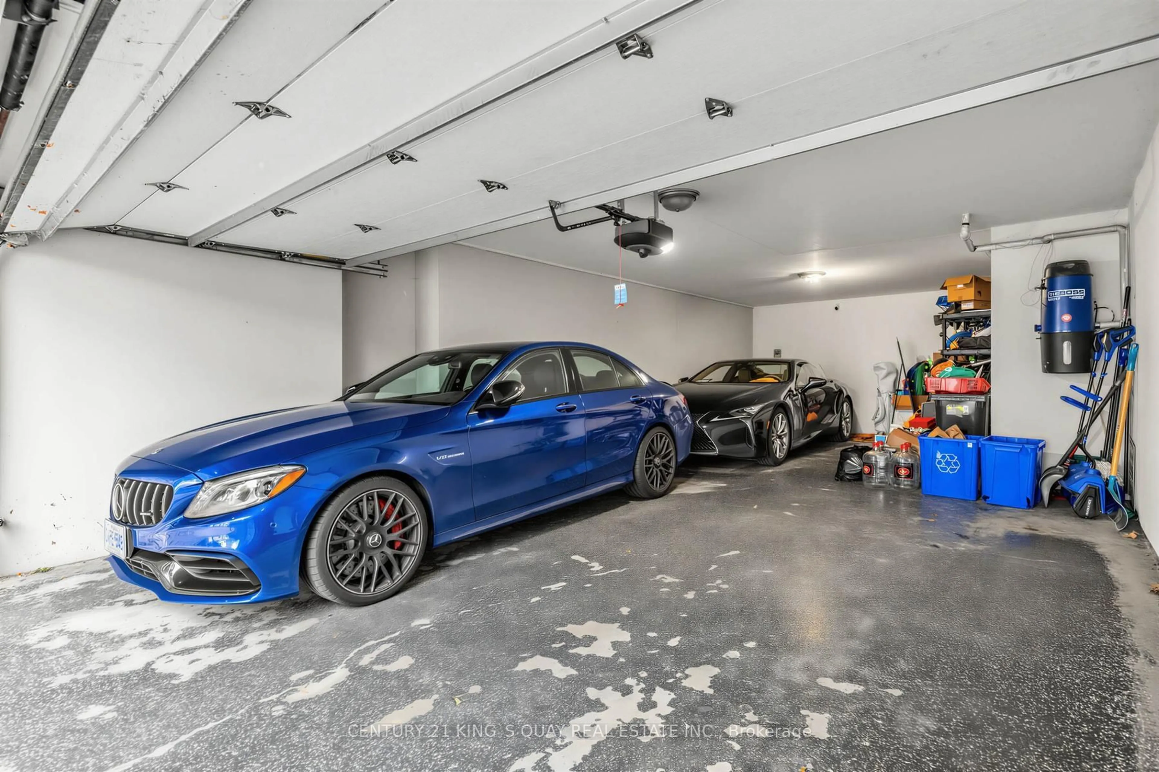 Indoor garage for 58 spruce Ave, Richmond Hill Ontario L4C 6W1