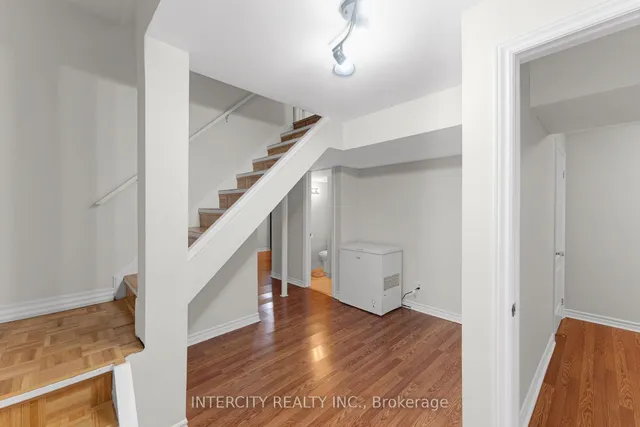 37 Redfinch Cres, Vaughan 5