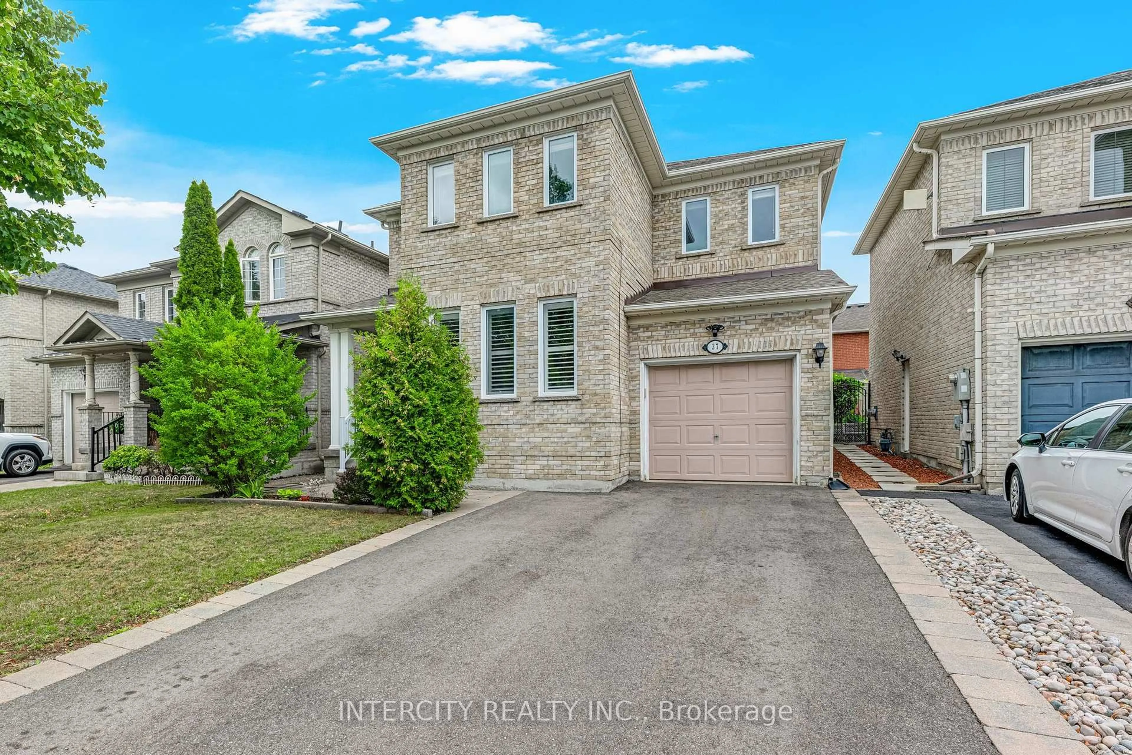 Home with brick exterior material, street for 37 Redfinch Cres, Vaughan Ontario L4H 2C5