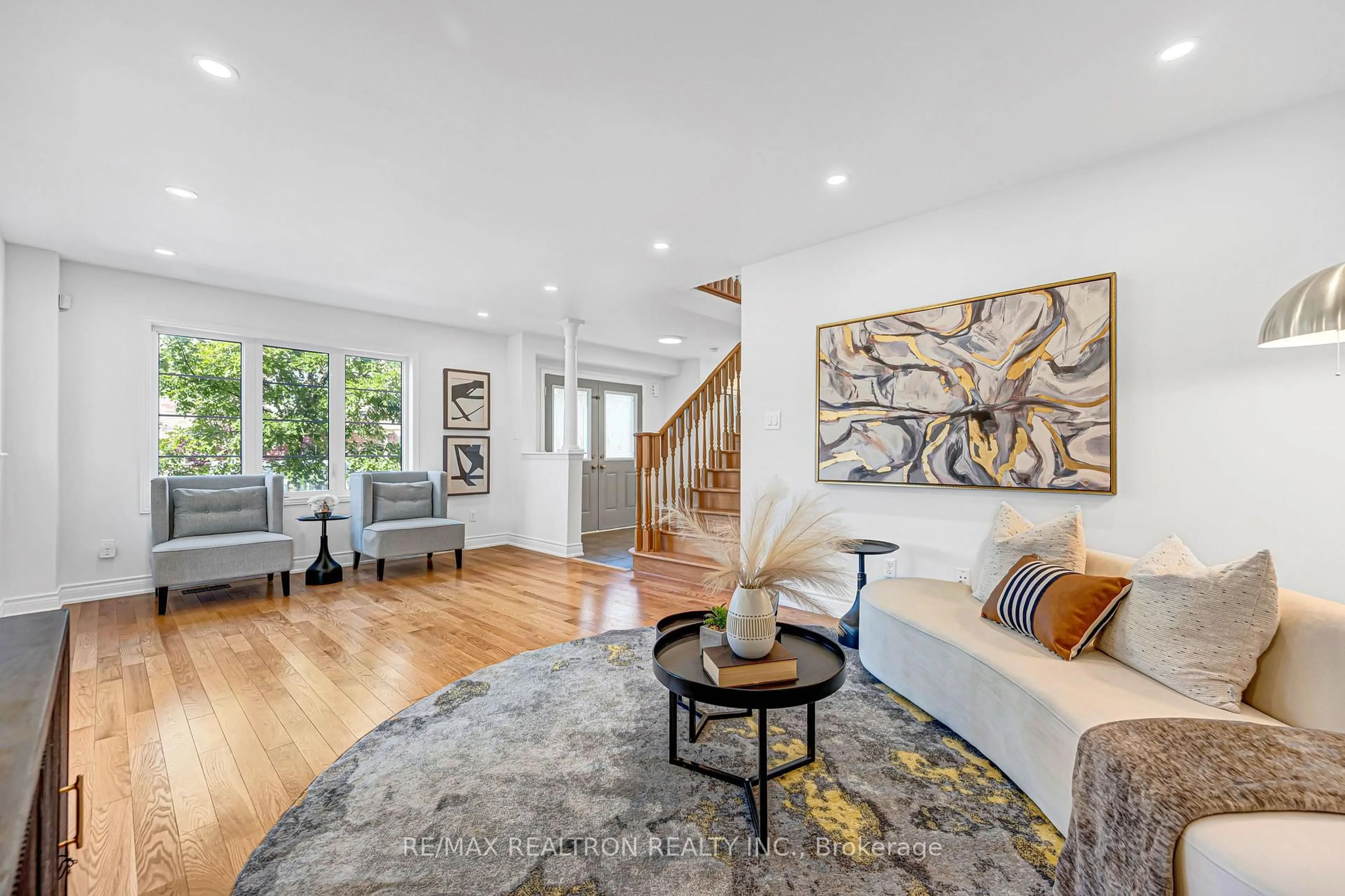 Living room with furniture, unknown for 112 Duffin Dr, Whitchurch-Stouffville Ontario L4A 0X3