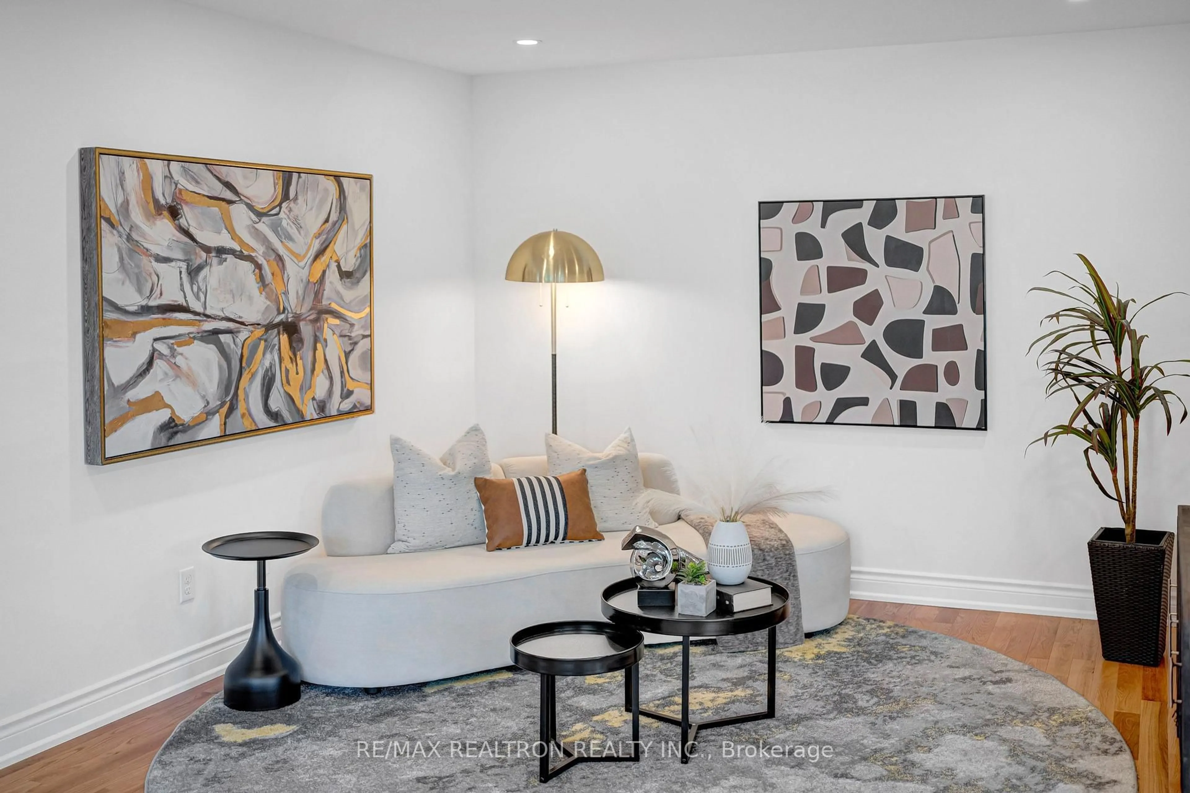 Living room with furniture, unknown for 112 Duffin Dr, Whitchurch-Stouffville Ontario L4A 0X3